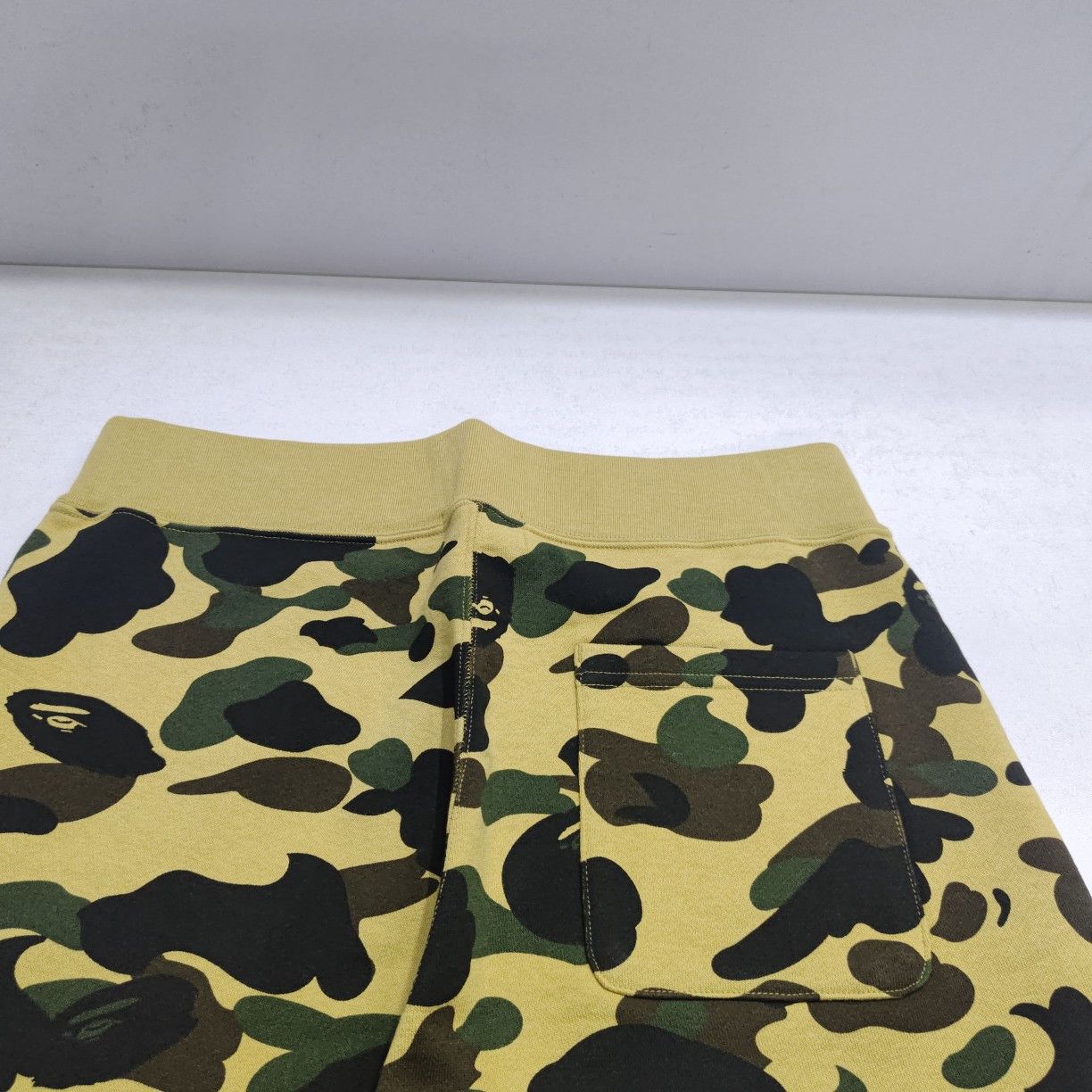 Bape A Bathing Ape Yellow Camo Shark Shorts Size L Size US 34 / EU 50 - 4 Thumbnail
