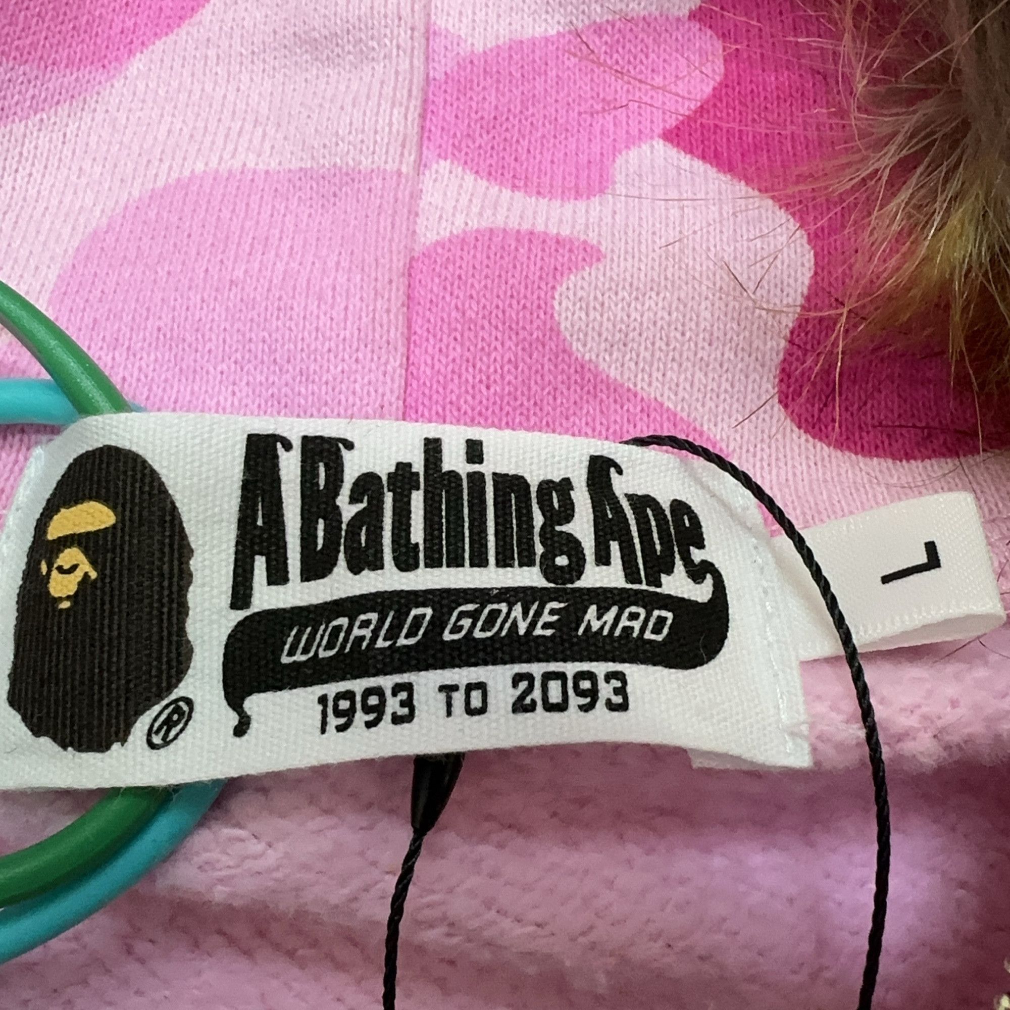 Bape A Bathing Ape Pink Camo Shark Hoodie Size L Size US L / EU 52-54 / 3 - 2 Thumbnail