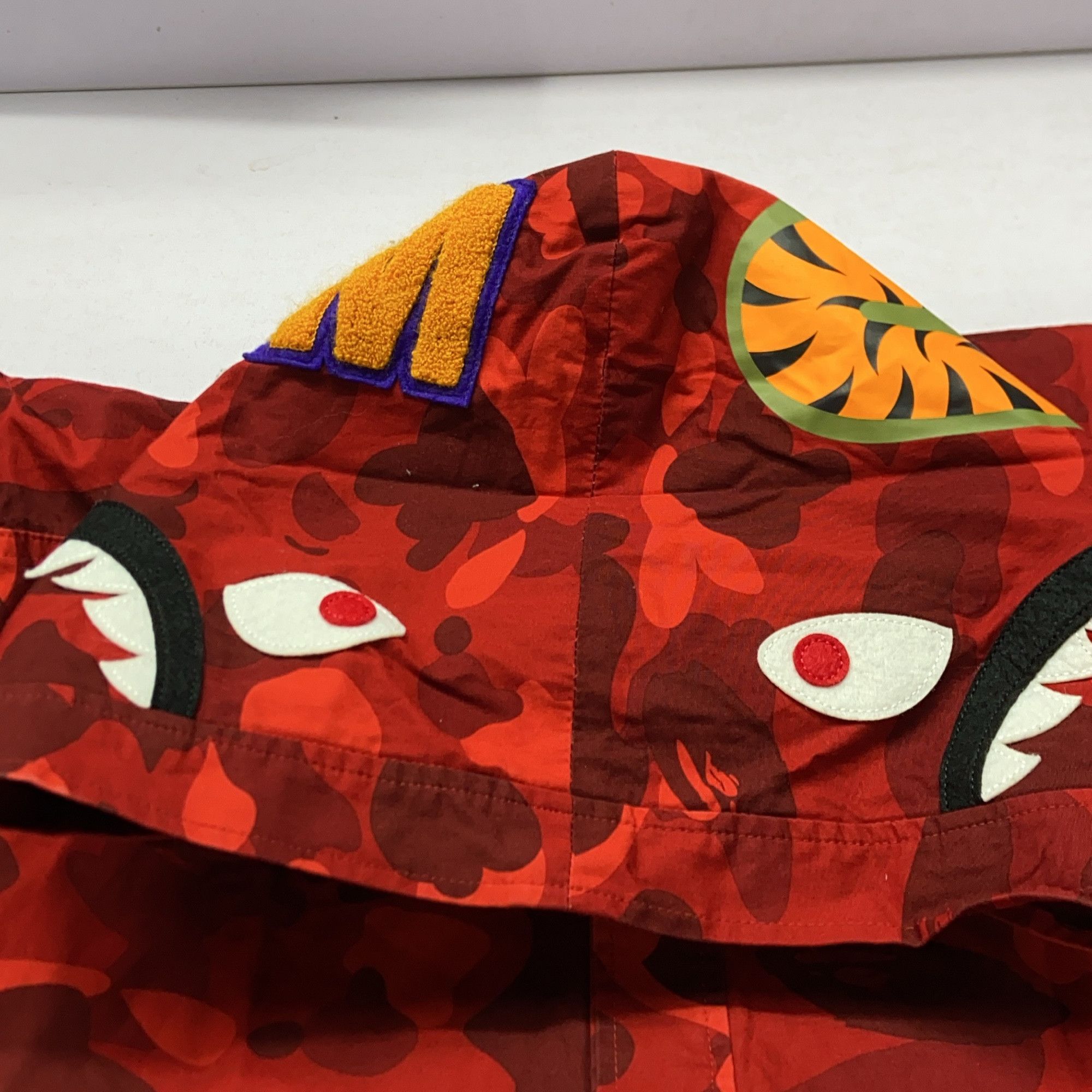 Bape A BATHING APE Red Camo Graphic Hooded Jacket Size XXL Size US XXL / EU 58 / 5 - 15 Thumbnail