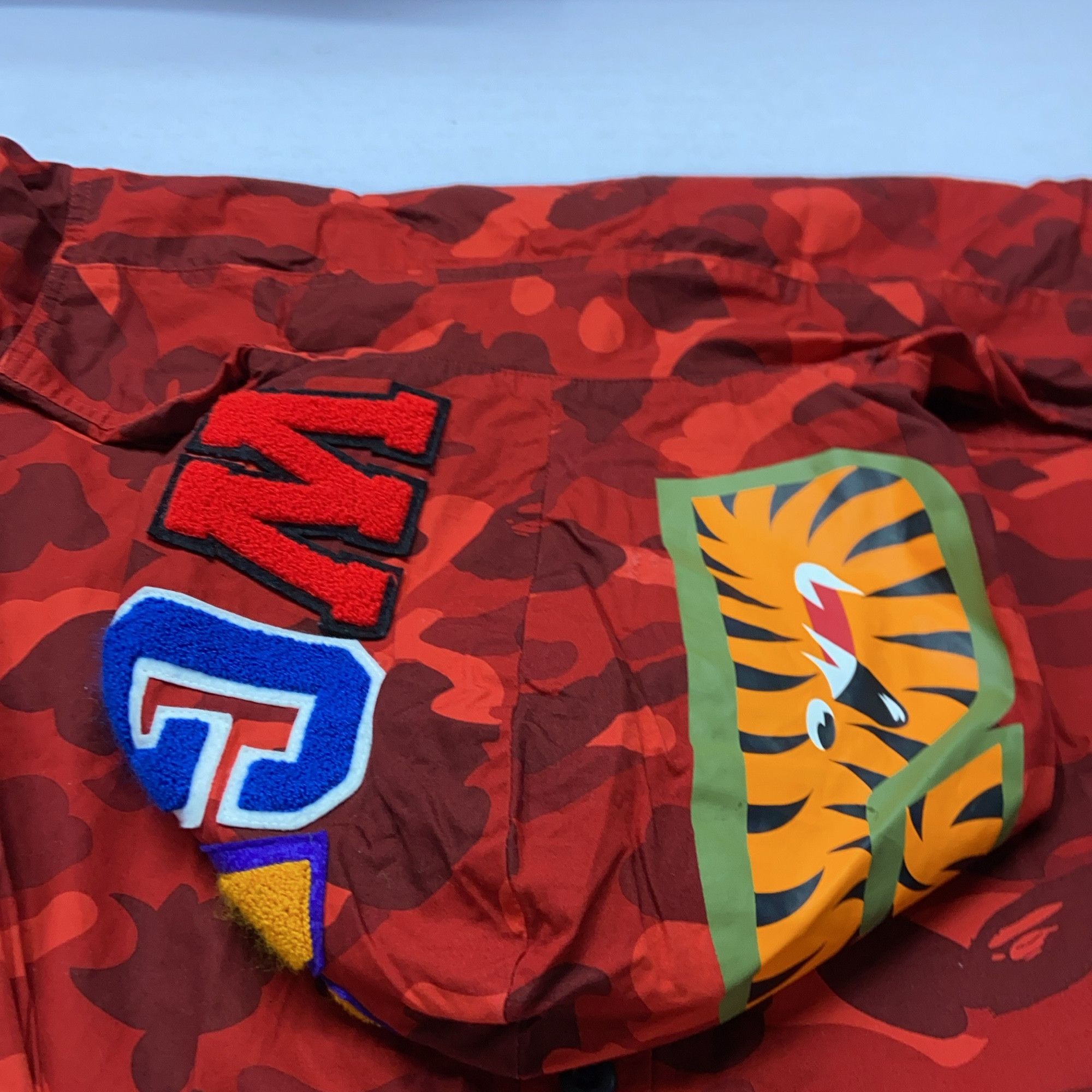 Bape A BATHING APE Red Camo Graphic Hooded Jacket Size XXL Size US XXL / EU 58 / 5 - 14 Thumbnail