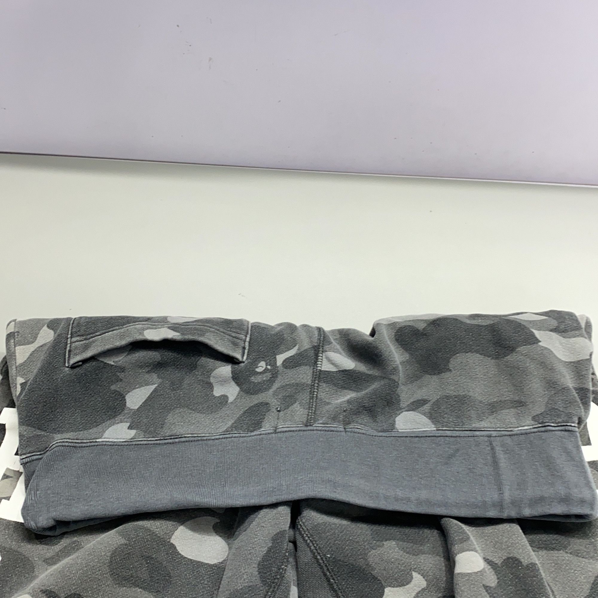 Bape A Bathing Ape Camo Logo Sweatpants Size M Size US 32 / EU 48 - 9 Thumbnail