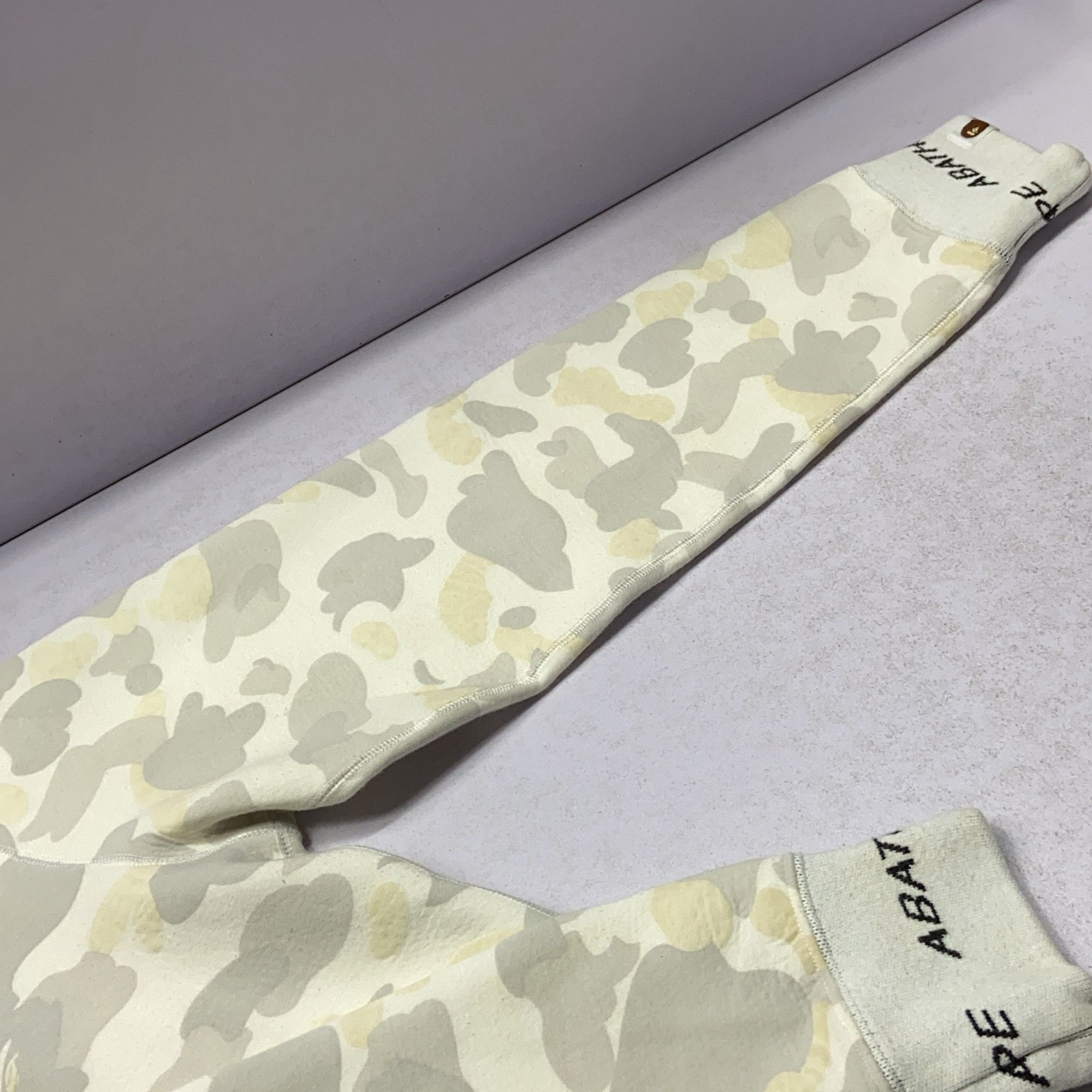 Bape A Bathing Ape Camo Sweatshirt Size XL Size US XL / EU 56 / 4 - 9 Thumbnail