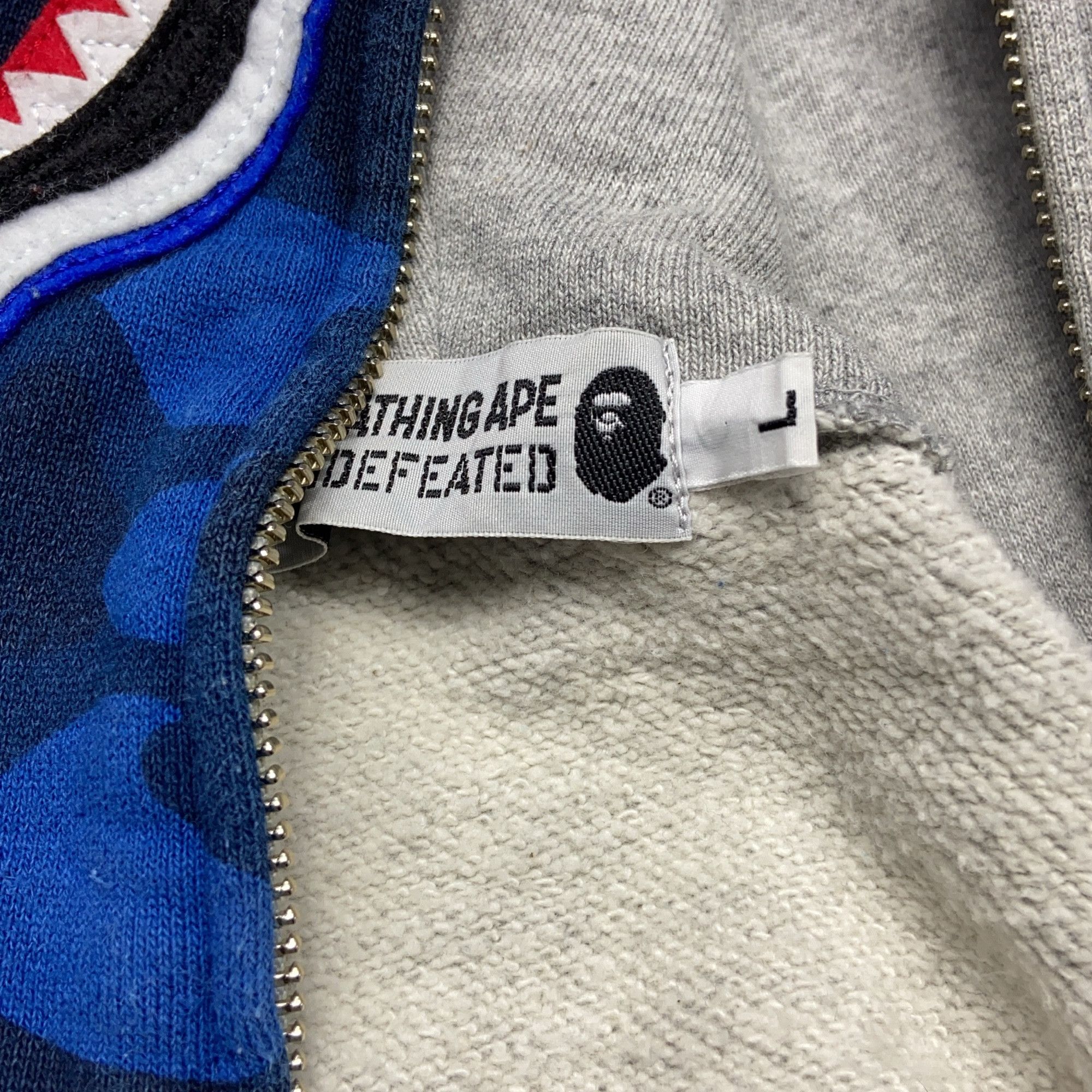 Bape A Bathing Ape x Undefeated Camo Shark Hoodie Size L Size US L / EU 52-54 / 3 - 6 Thumbnail