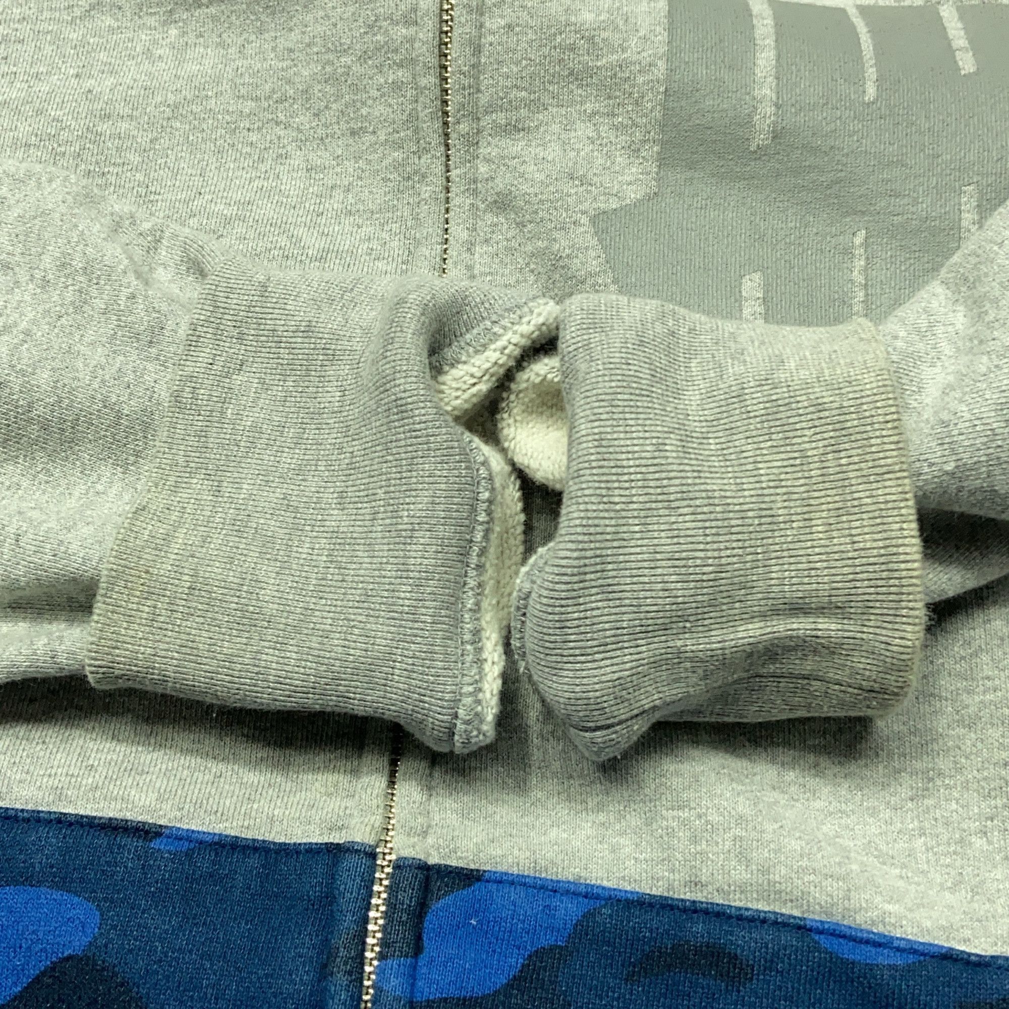 Bape A Bathing Ape x Undefeated Camo Shark Hoodie Size L Size US L / EU 52-54 / 3 - 15 Thumbnail