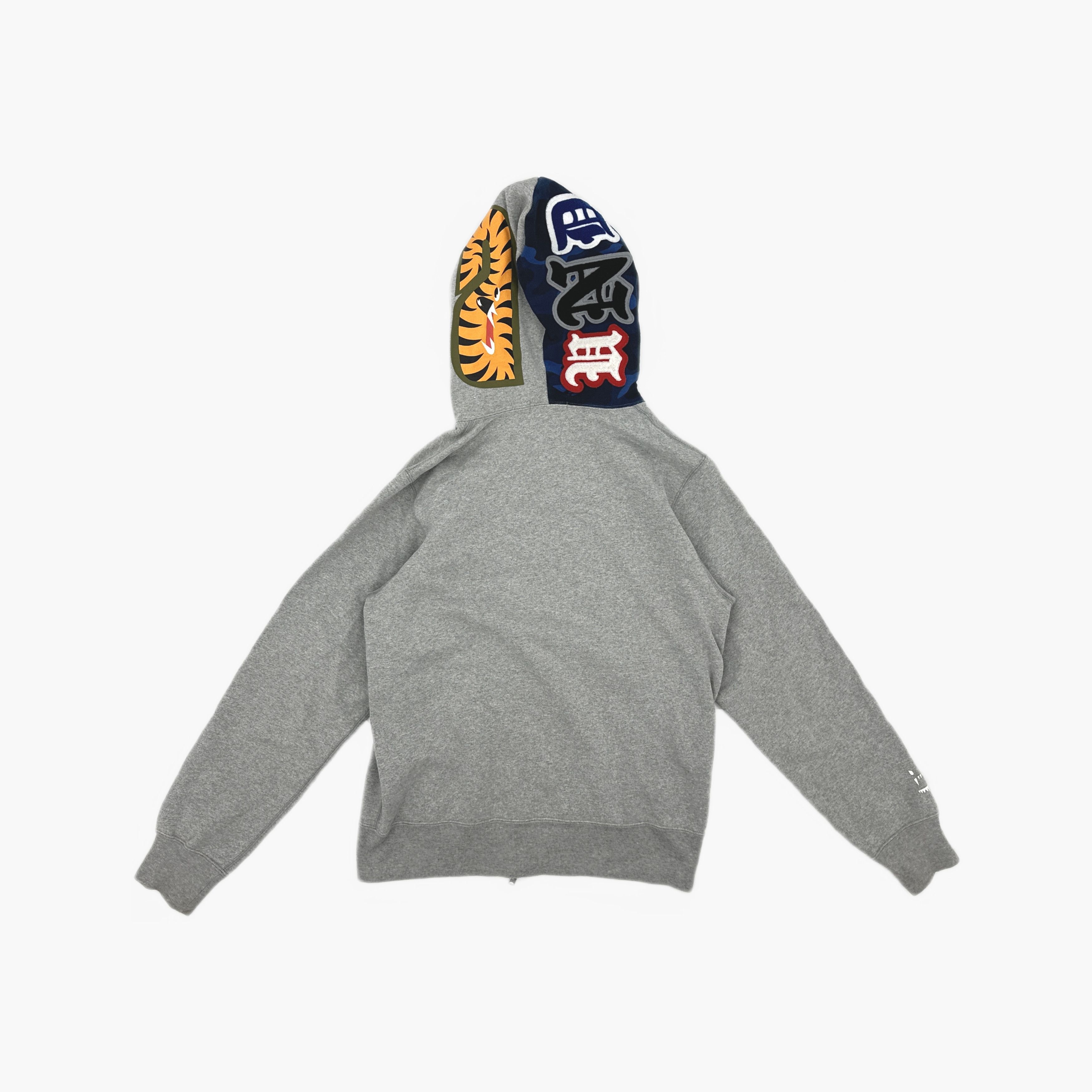 Bape A Bathing Ape x Undefeated Camo Shark Hoodie Size L Size US L / EU 52-54 / 3 - 2 Thumbnail