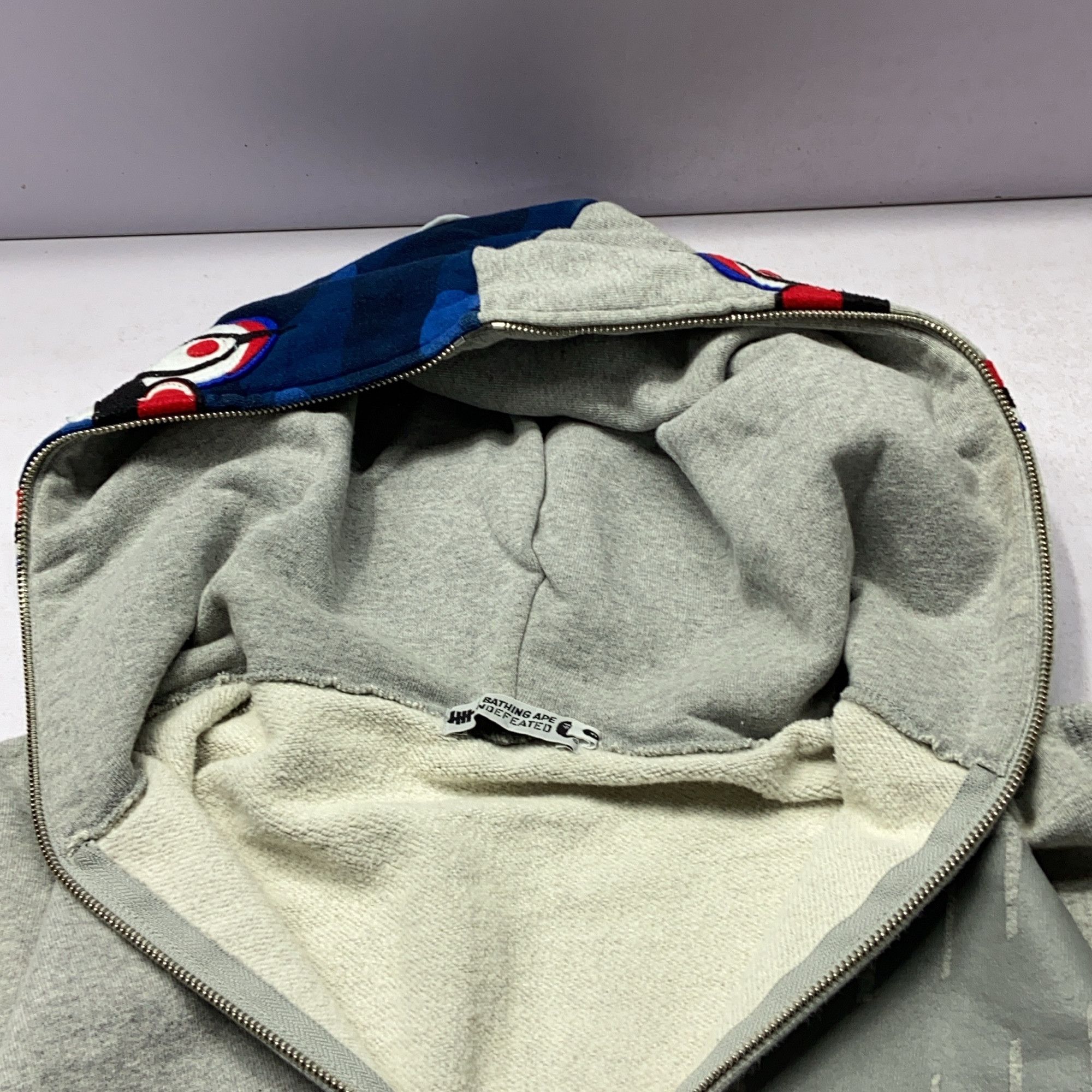 Bape A Bathing Ape x Undefeated Camo Shark Hoodie Size L Size US L / EU 52-54 / 3 - 9 Thumbnail