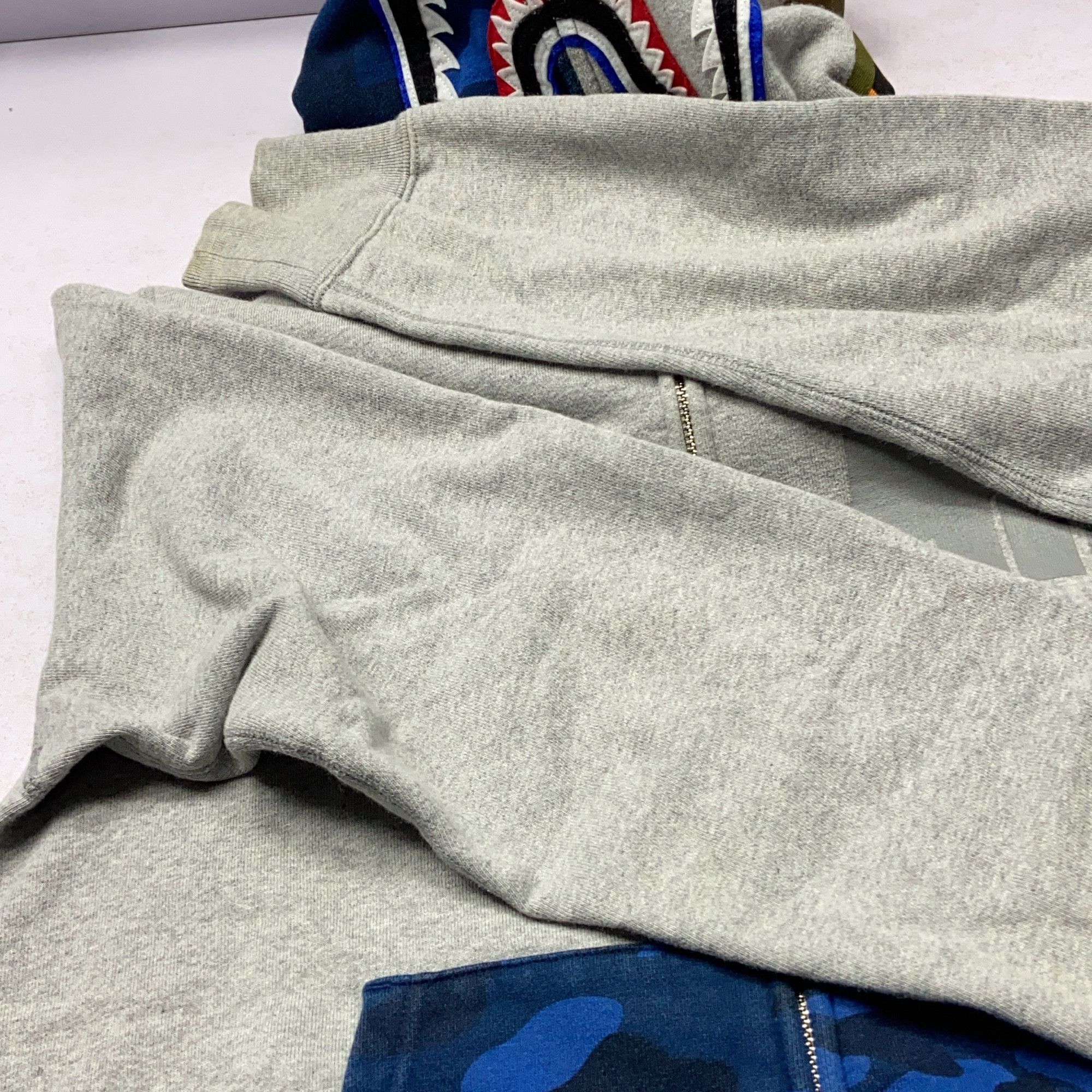 Bape A Bathing Ape x Undefeated Camo Shark Hoodie Size L Size US L / EU 52-54 / 3 - 14 Thumbnail