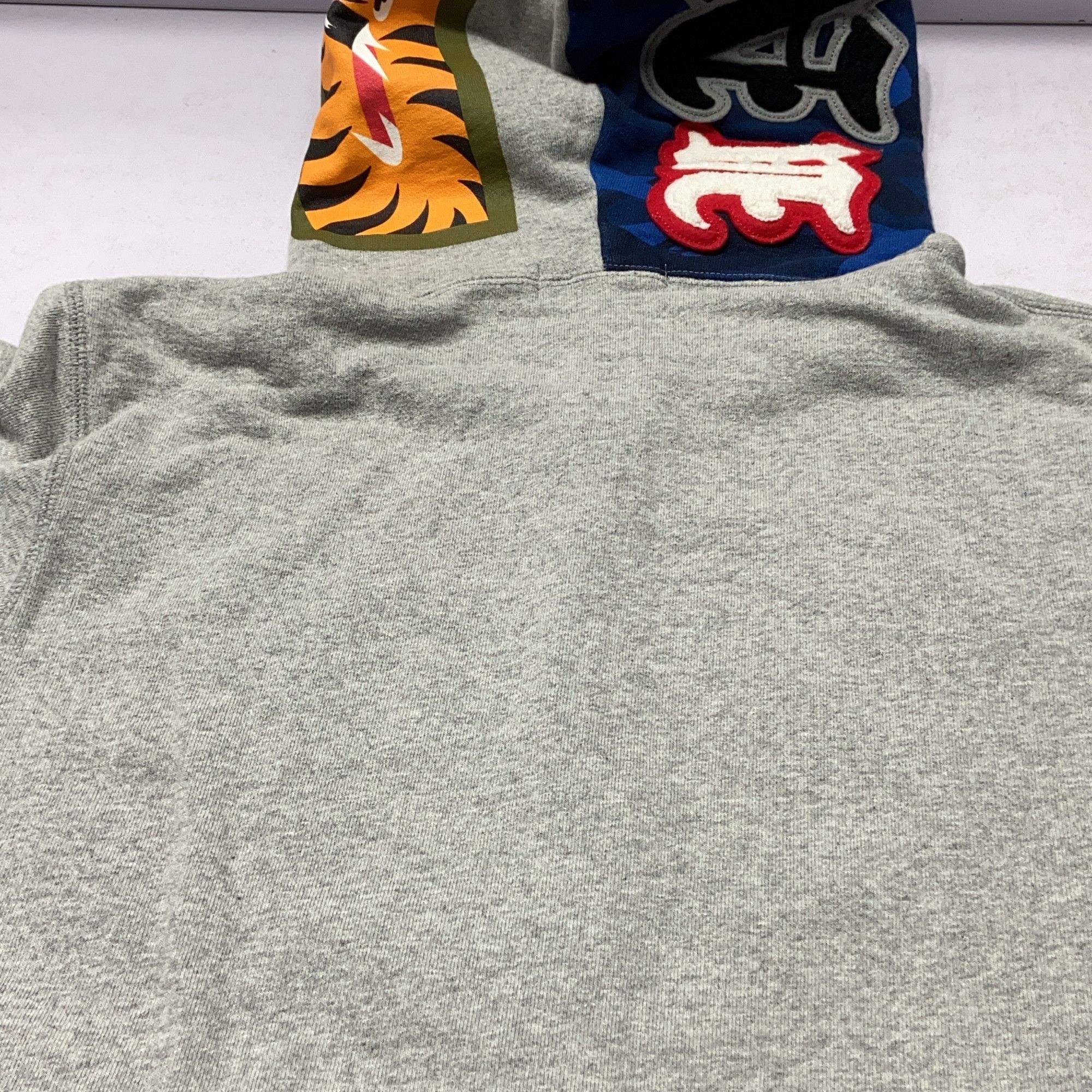 Bape A Bathing Ape x Undefeated Camo Shark Hoodie Size L Size US L / EU 52-54 / 3 - 19 Thumbnail
