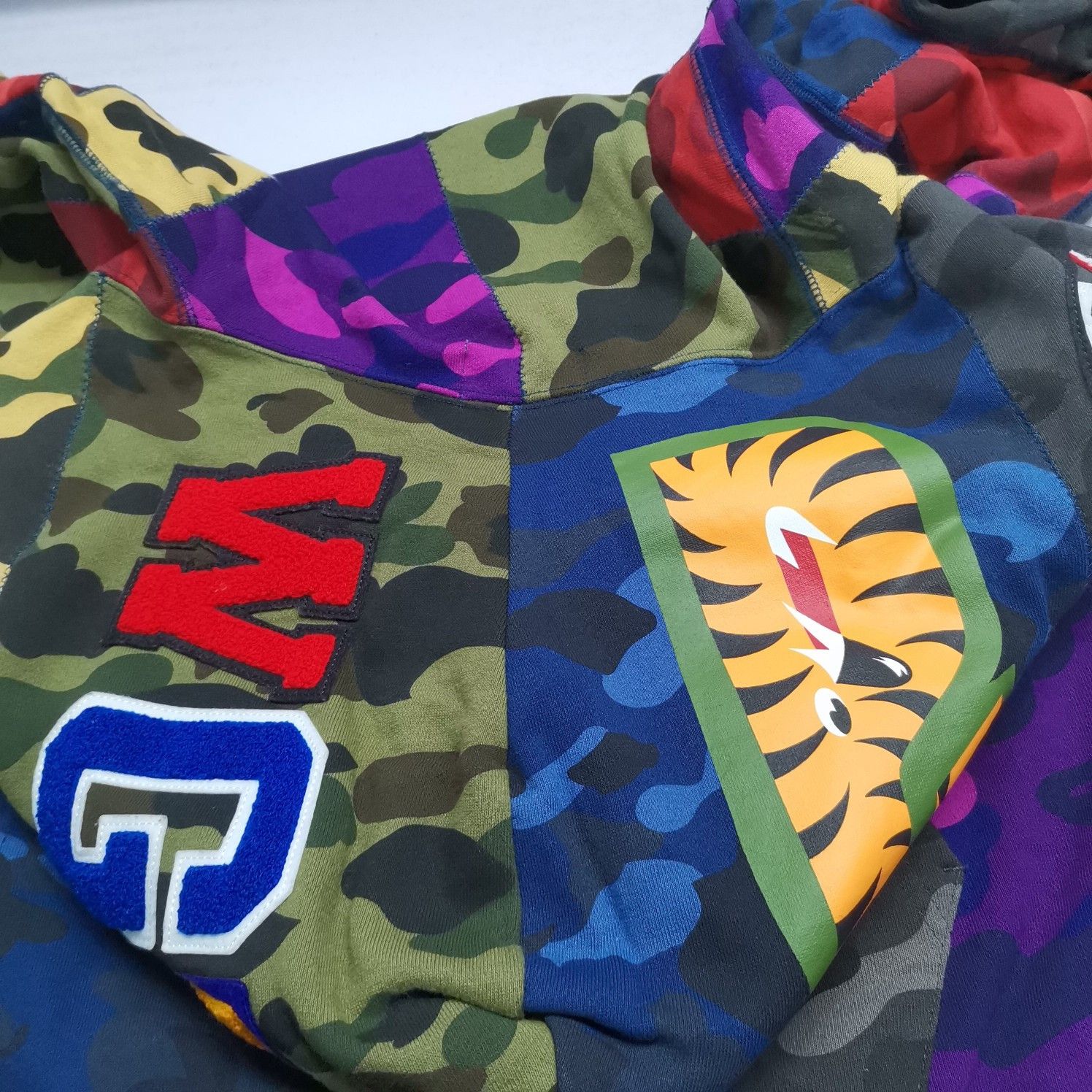Bape A Bathing Ape Patchwork Shark Hoodie XL Size US XL / EU 56 / 4 - 7 Thumbnail