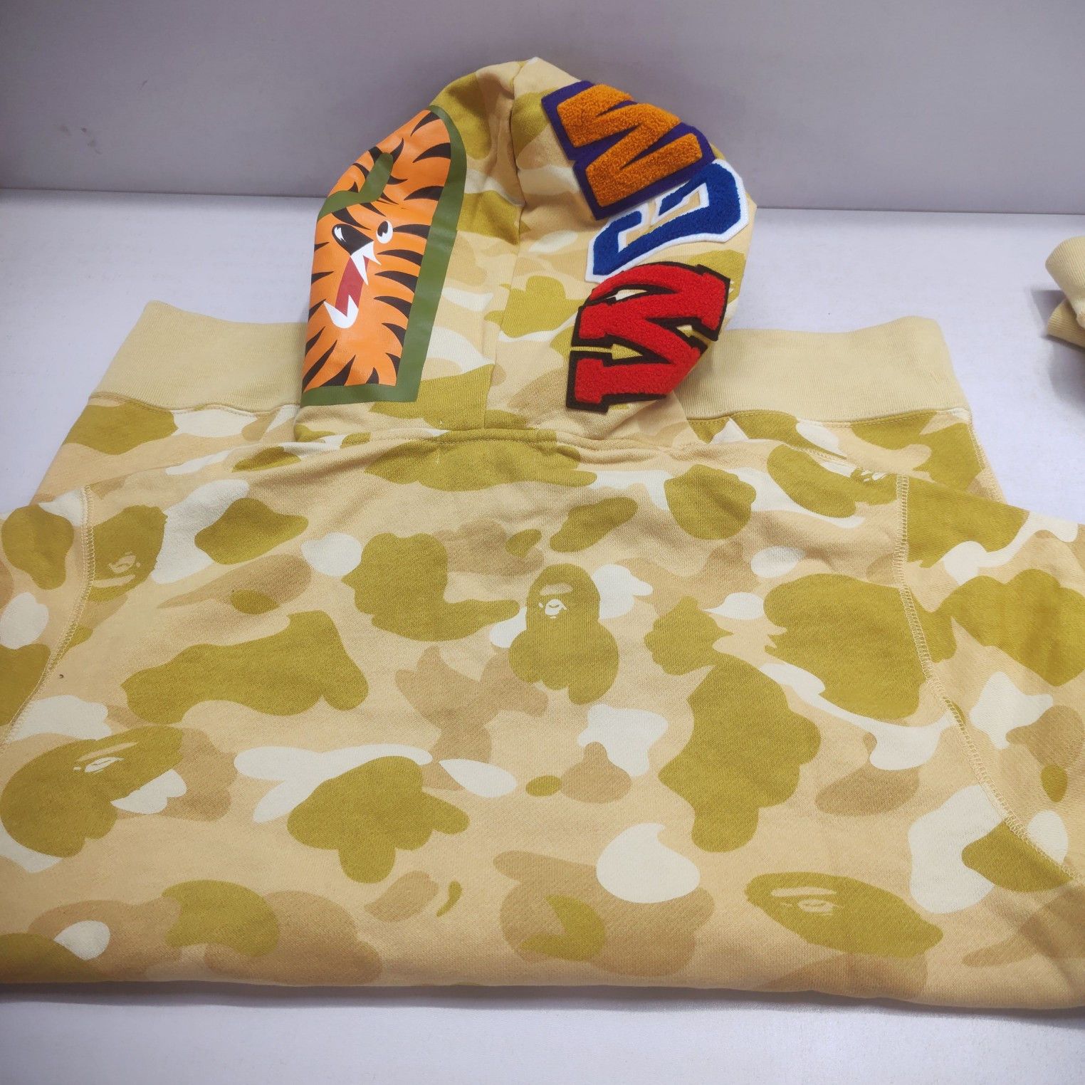 Bape A Bathing Ape Camo Tiger Shark Hoodie Size L Size US L / EU 52-54 / 3 - 14 Thumbnail