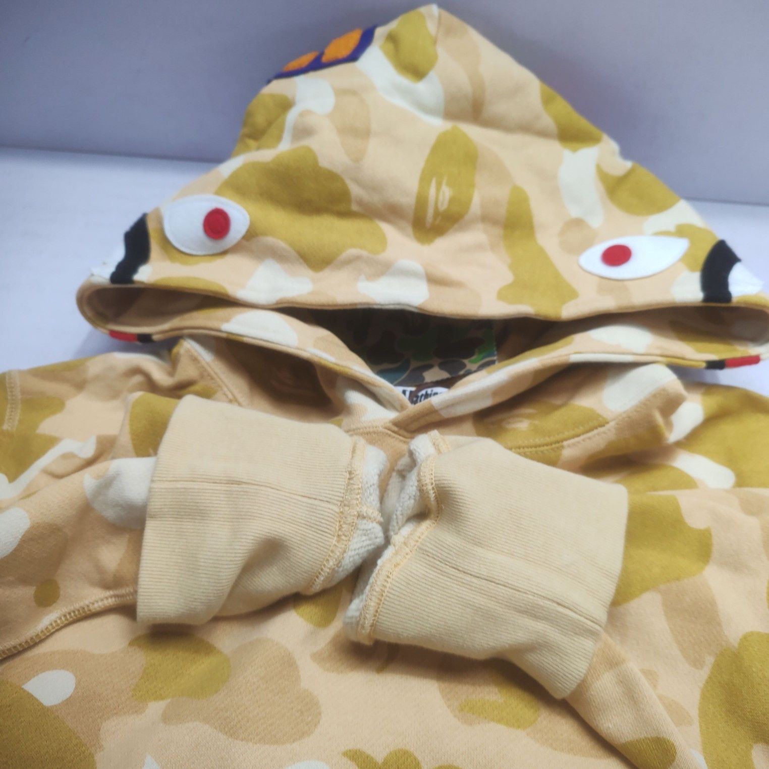 Bape A Bathing Ape Camo Tiger Shark Hoodie Size L Size US L / EU 52-54 / 3 - 11 Thumbnail