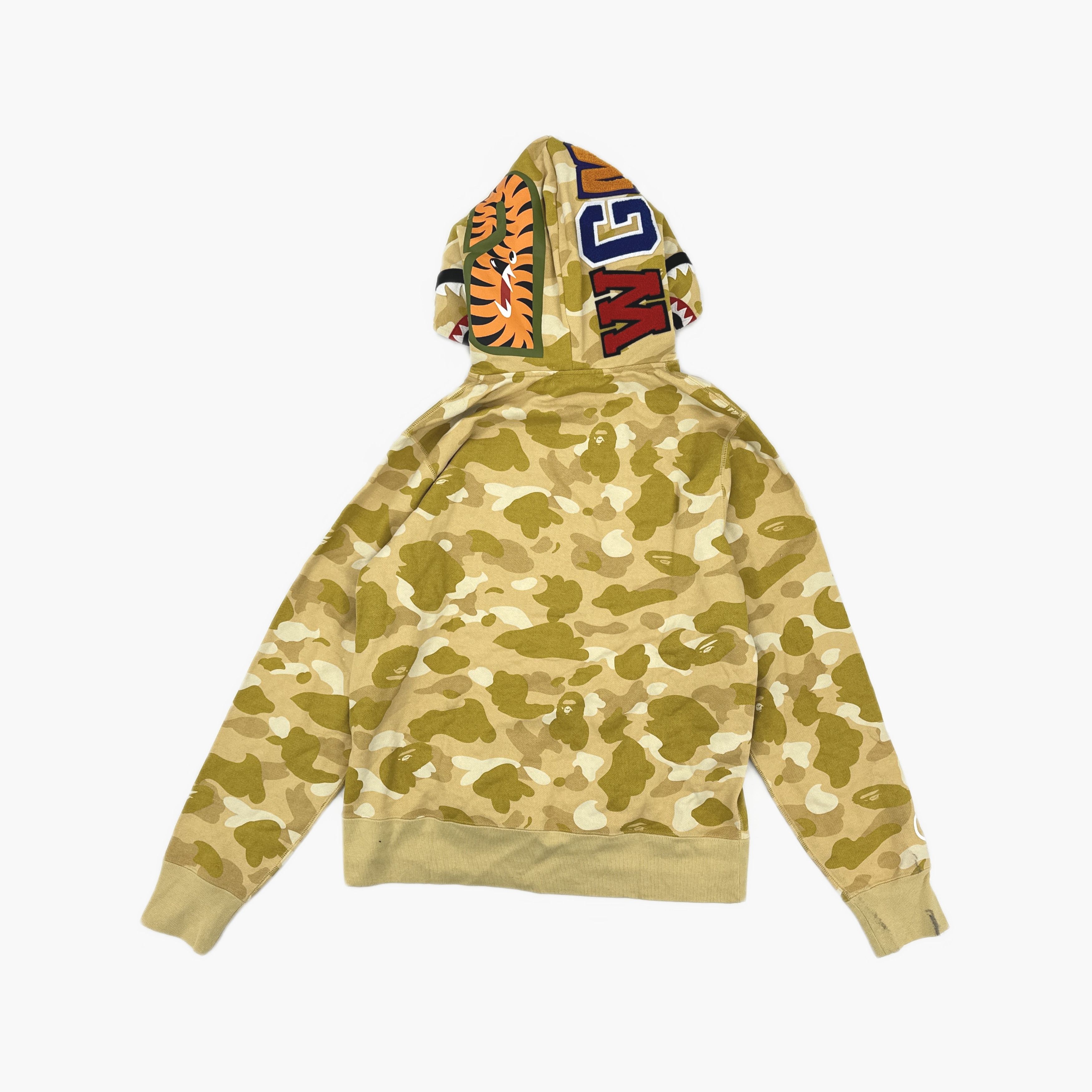 Bape A Bathing Ape Camo Tiger Shark Hoodie Size L Size US L / EU 52-54 / 3 - 2 Thumbnail