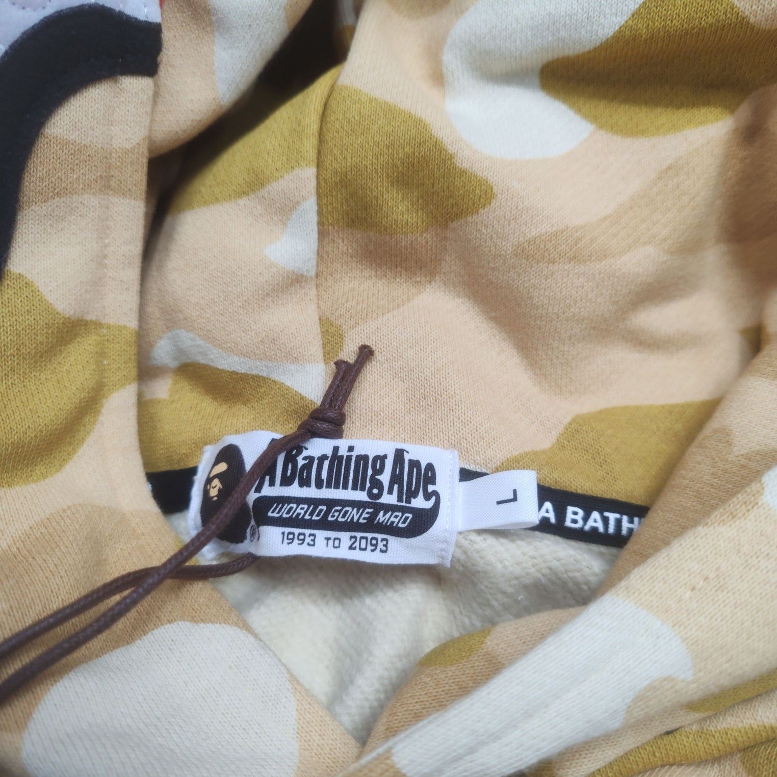 Bape A Bathing Ape Camo Tiger Shark Hoodie Size L Size US L / EU 52-54 / 3 - 3 Thumbnail