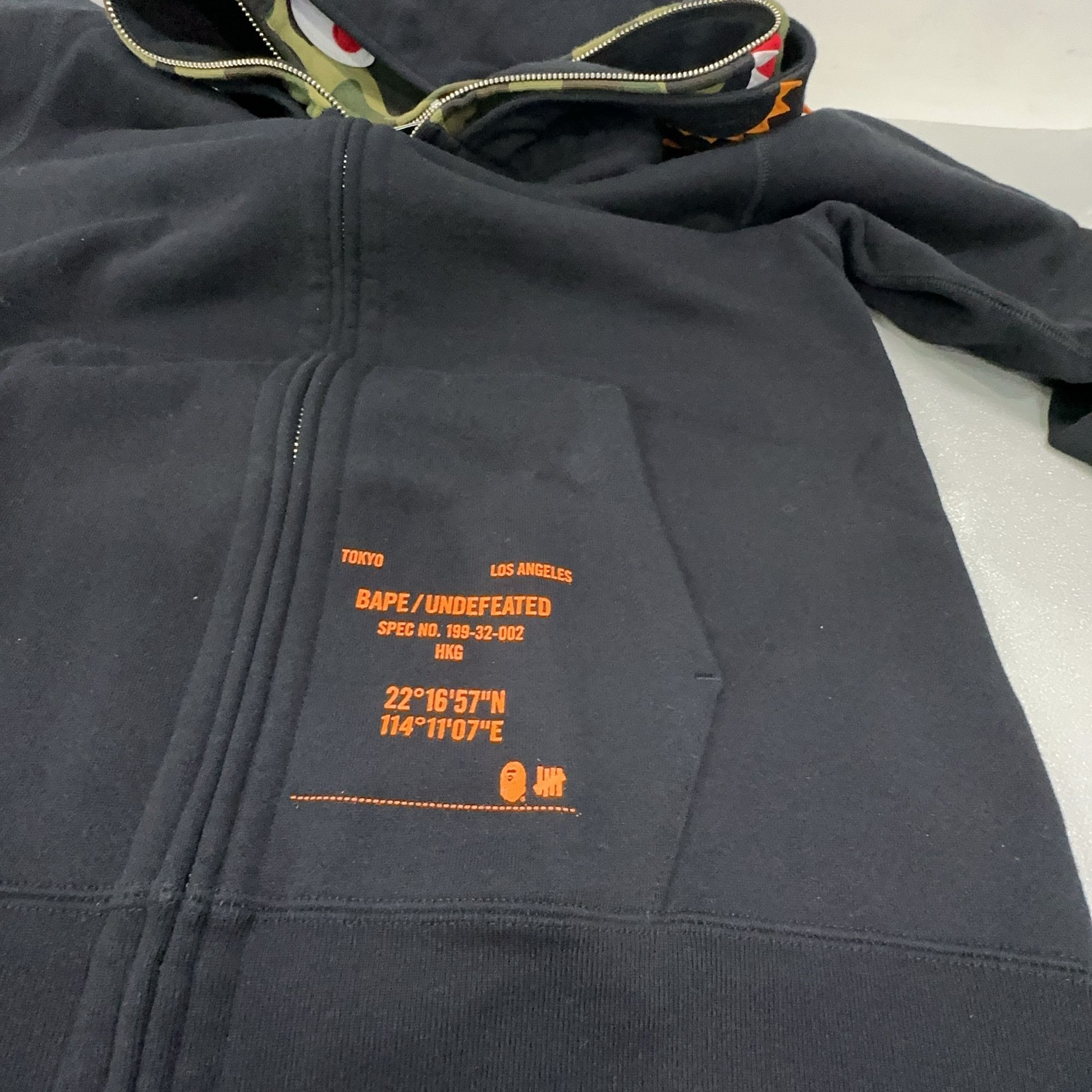 Bape A Bathing Ape x Undefeated Shark Hoodie Size M Size US M / EU 48-50 / 2 - 5 Thumbnail
