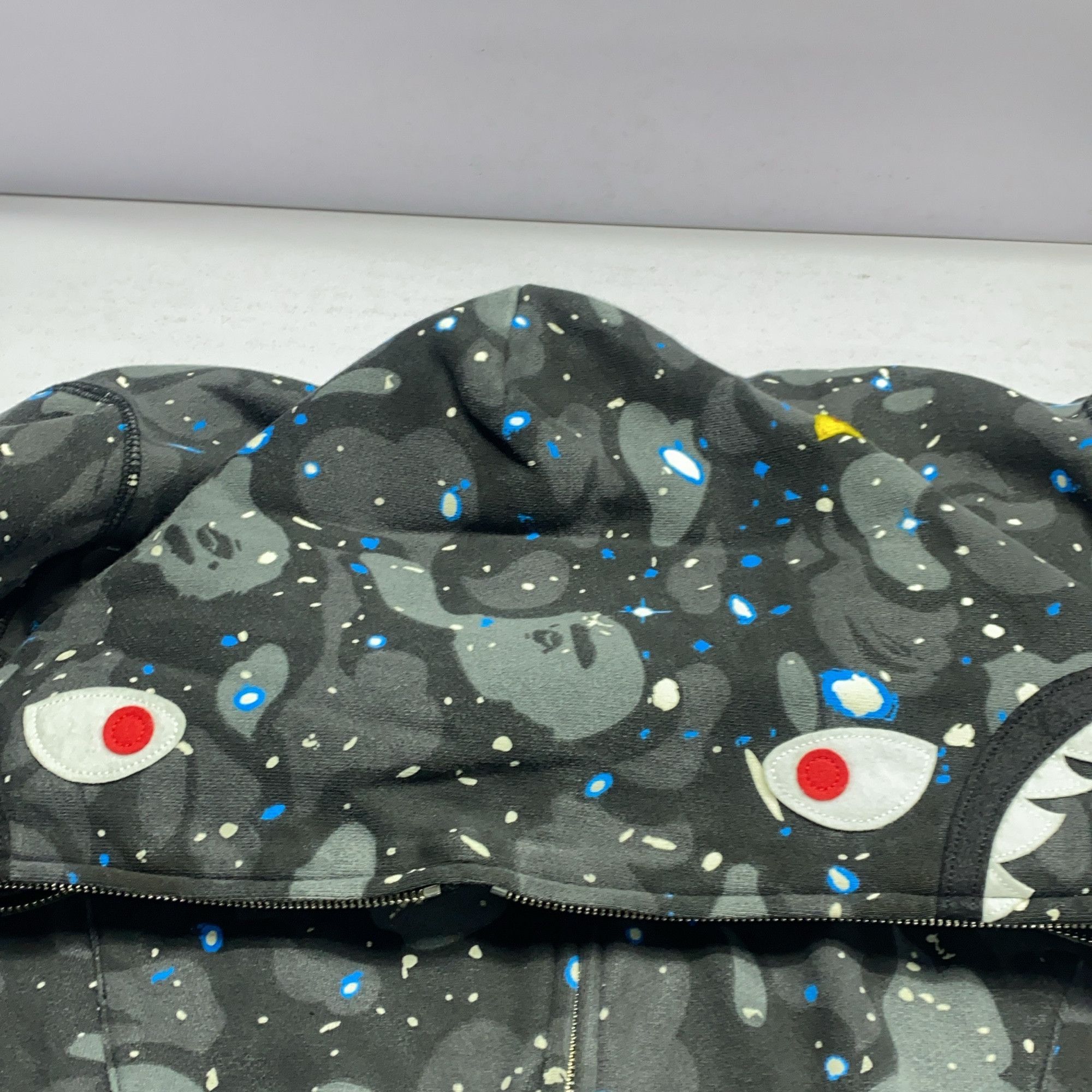 Bape A Bathing Ape Star Camo Shark Hoodie Size XL Size US XL / EU 56 / 4 - 6 Thumbnail