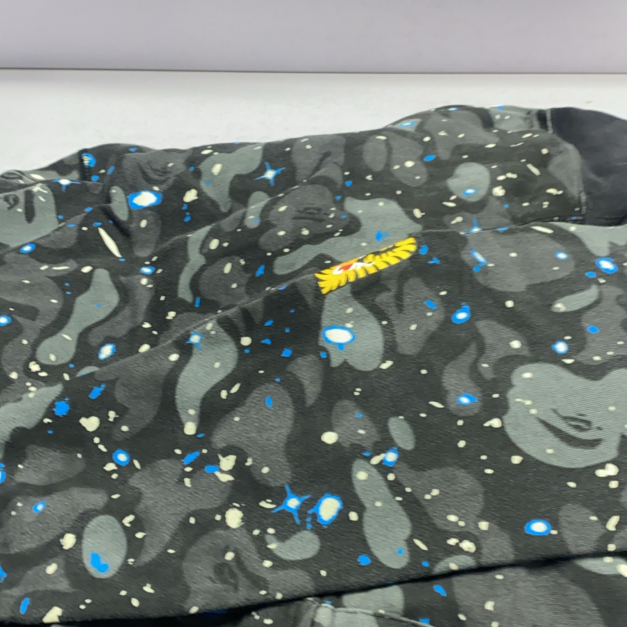 Bape A Bathing Ape Star Camo Shark Hoodie Size XL Size US XL / EU 56 / 4 - 9 Thumbnail