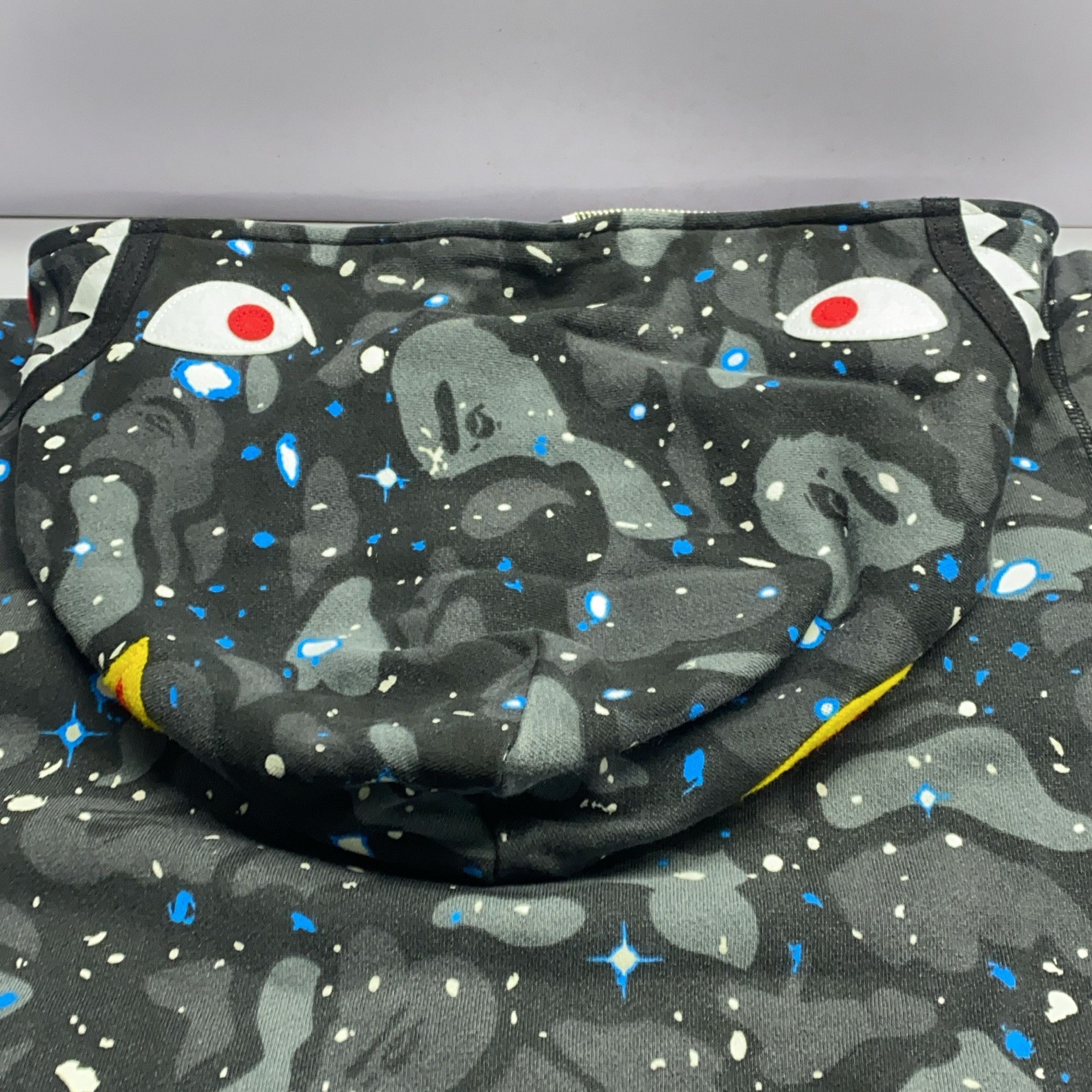 Bape A Bathing Ape Star Camo Shark Hoodie Size XL Size US XL / EU 56 / 4 - 5 Thumbnail