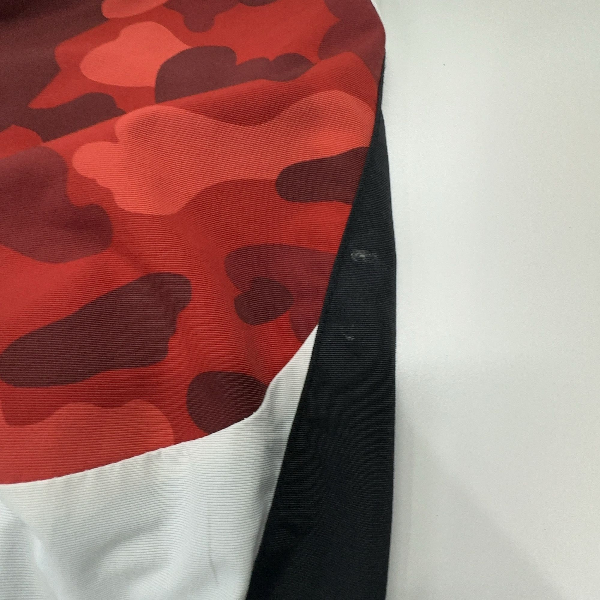 Bape A Bathing Ape Red Camo Shorts Size M Size US 32 / EU 48 - 5 Thumbnail