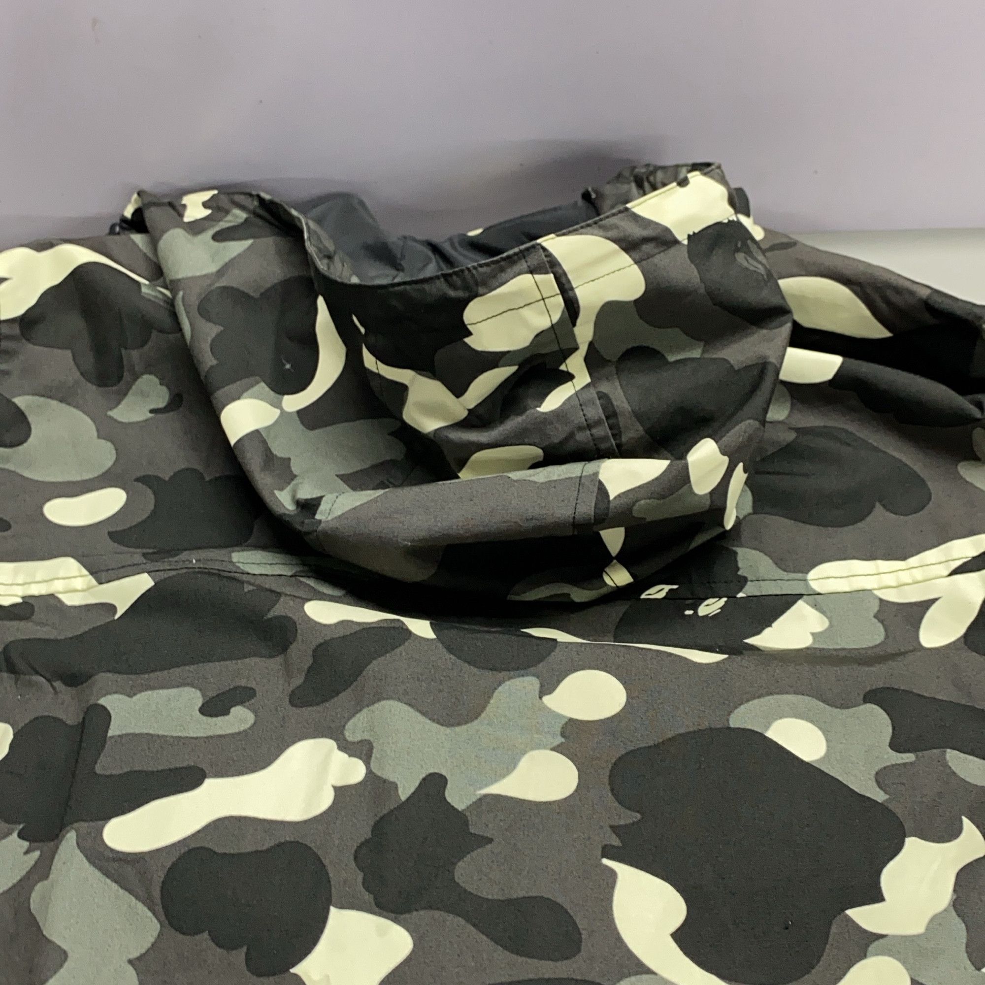Bape A BATHING APE Camo Reflective Hooded Jacket Size L Size US L / EU 52-54 / 3 - 6 Thumbnail