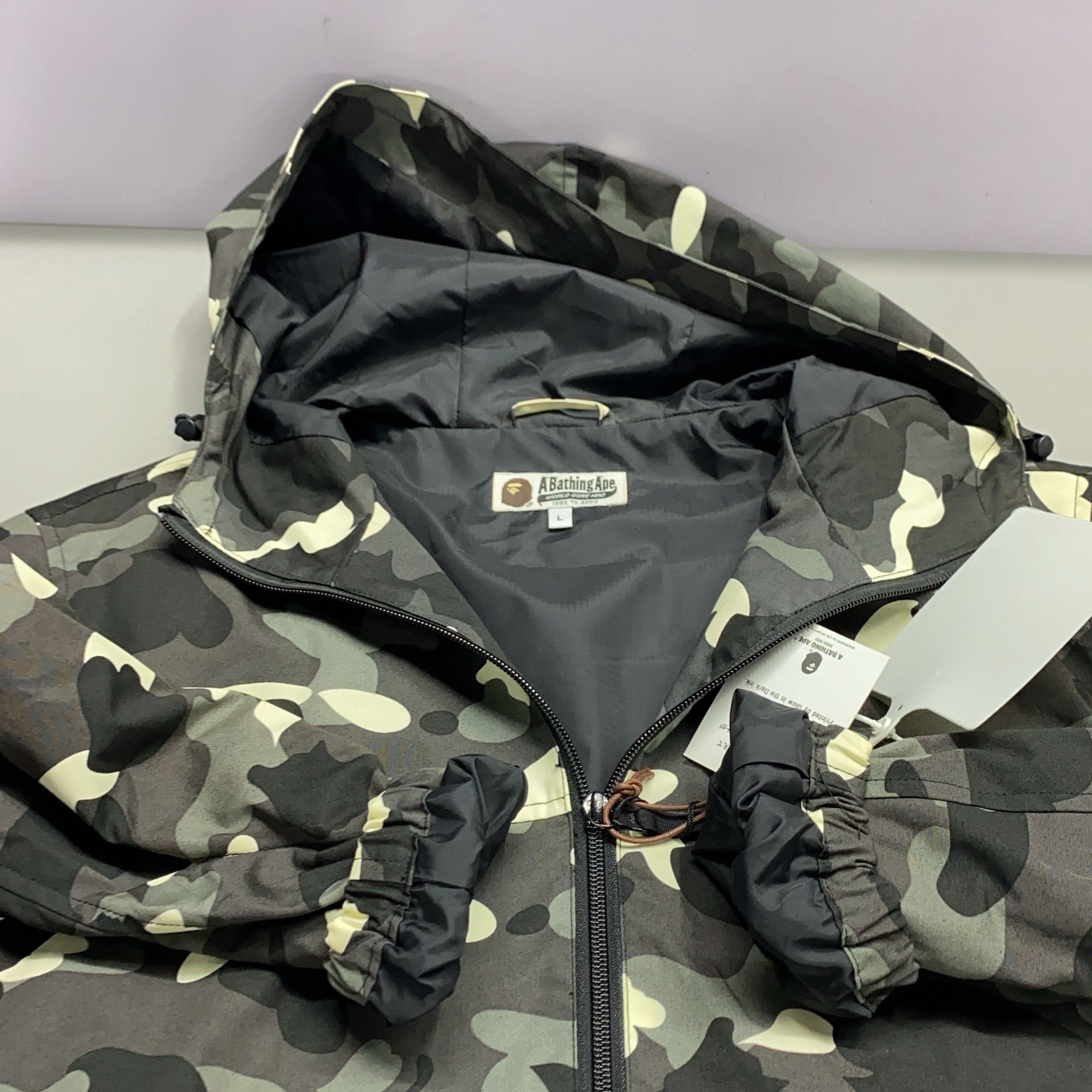 Bape A BATHING APE Camo Reflective Hooded Jacket Size L Size US L / EU 52-54 / 3 - 7 Thumbnail