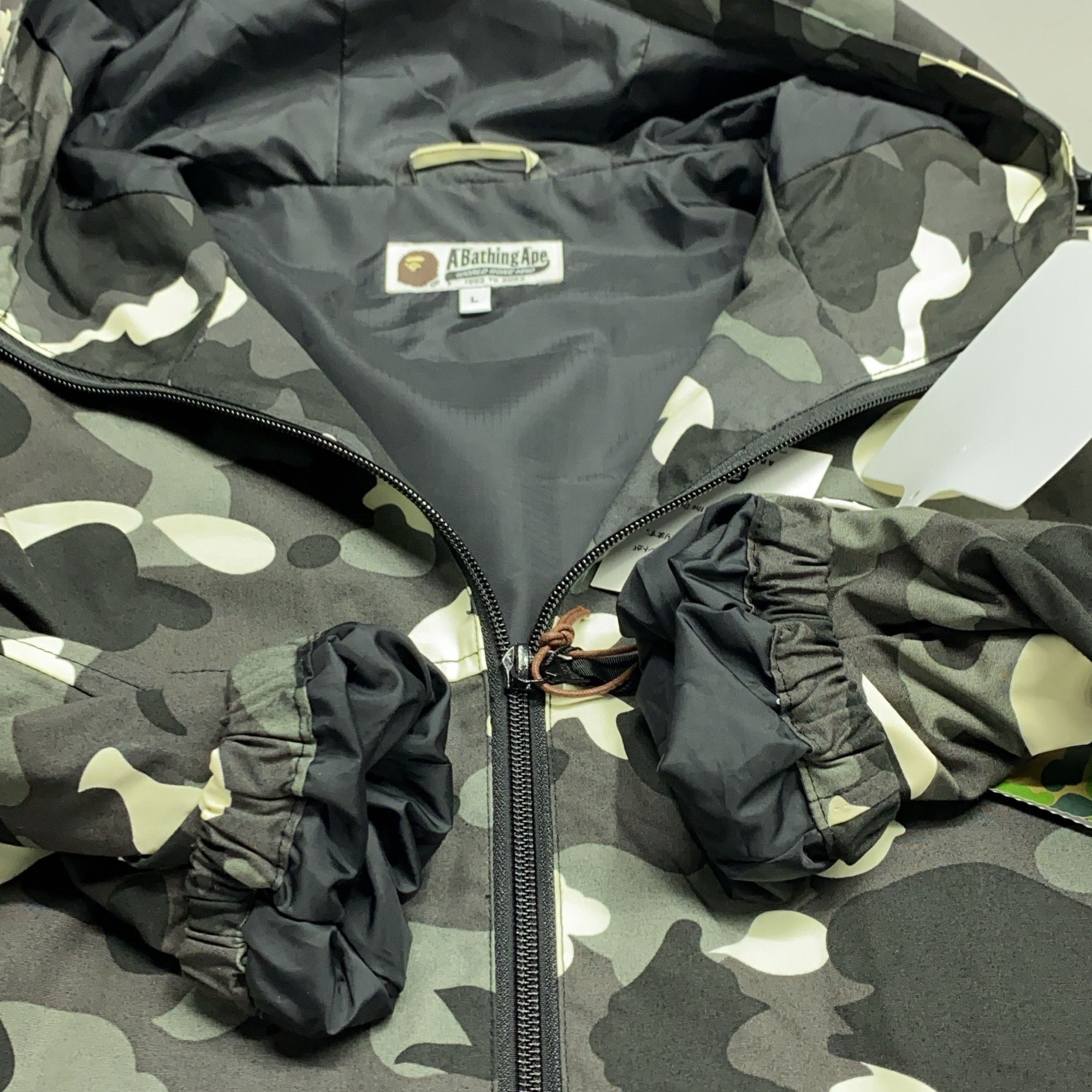 Bape A BATHING APE Camo Reflective Hooded Jacket Size L Size US L / EU 52-54 / 3 - 8 Thumbnail
