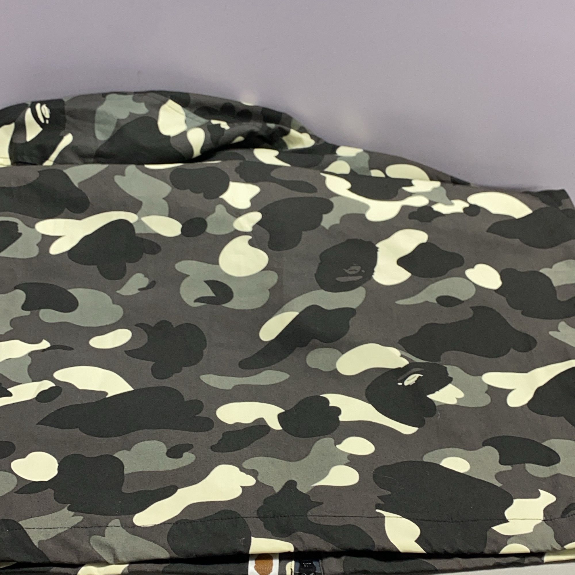 Bape A BATHING APE Camo Reflective Hooded Jacket Size L Size US L / EU 52-54 / 3 - 12 Thumbnail