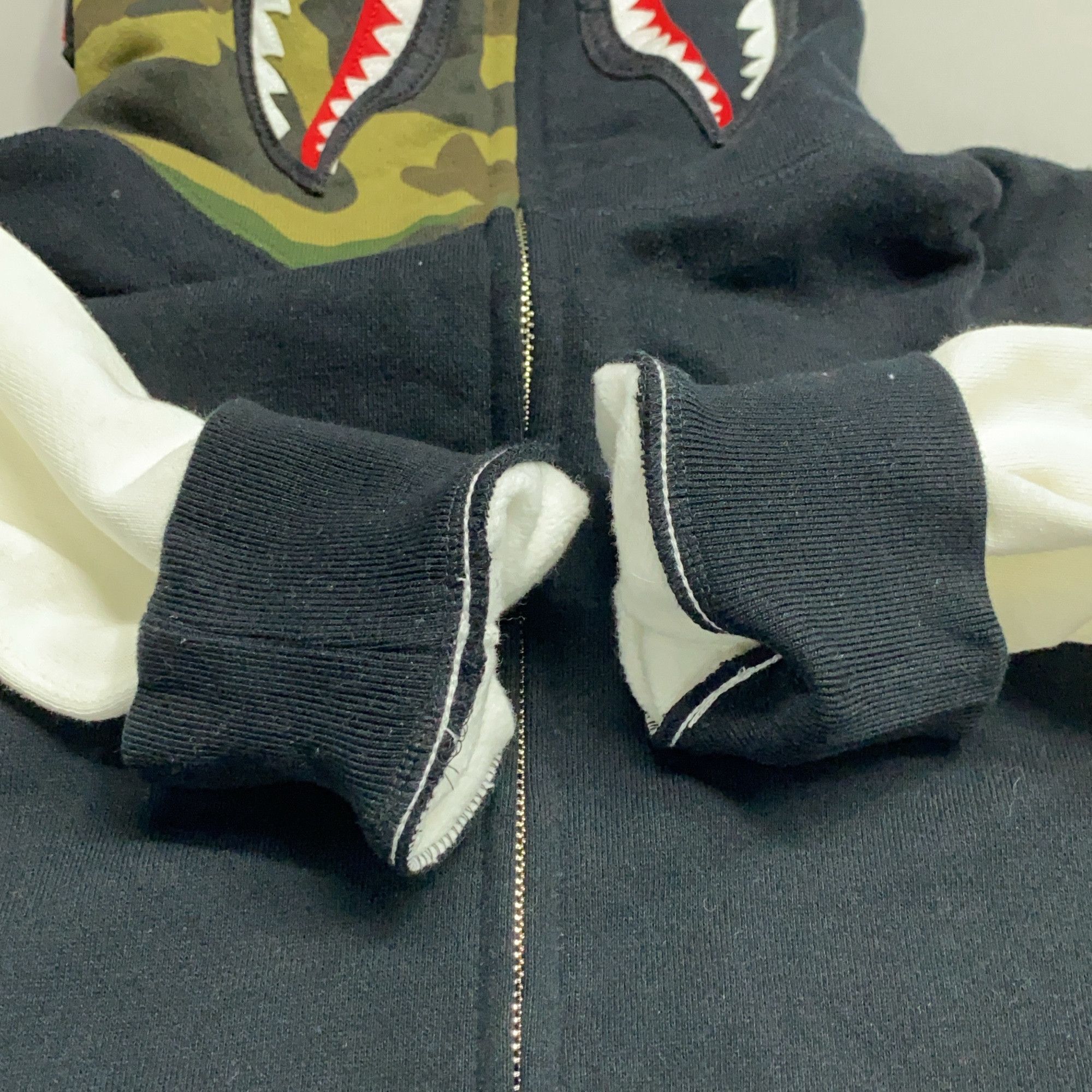 Bape A BATHING APE Shark Camo Hoodie Size XS Size US XS / EU 42 / 0 - 10 Thumbnail
