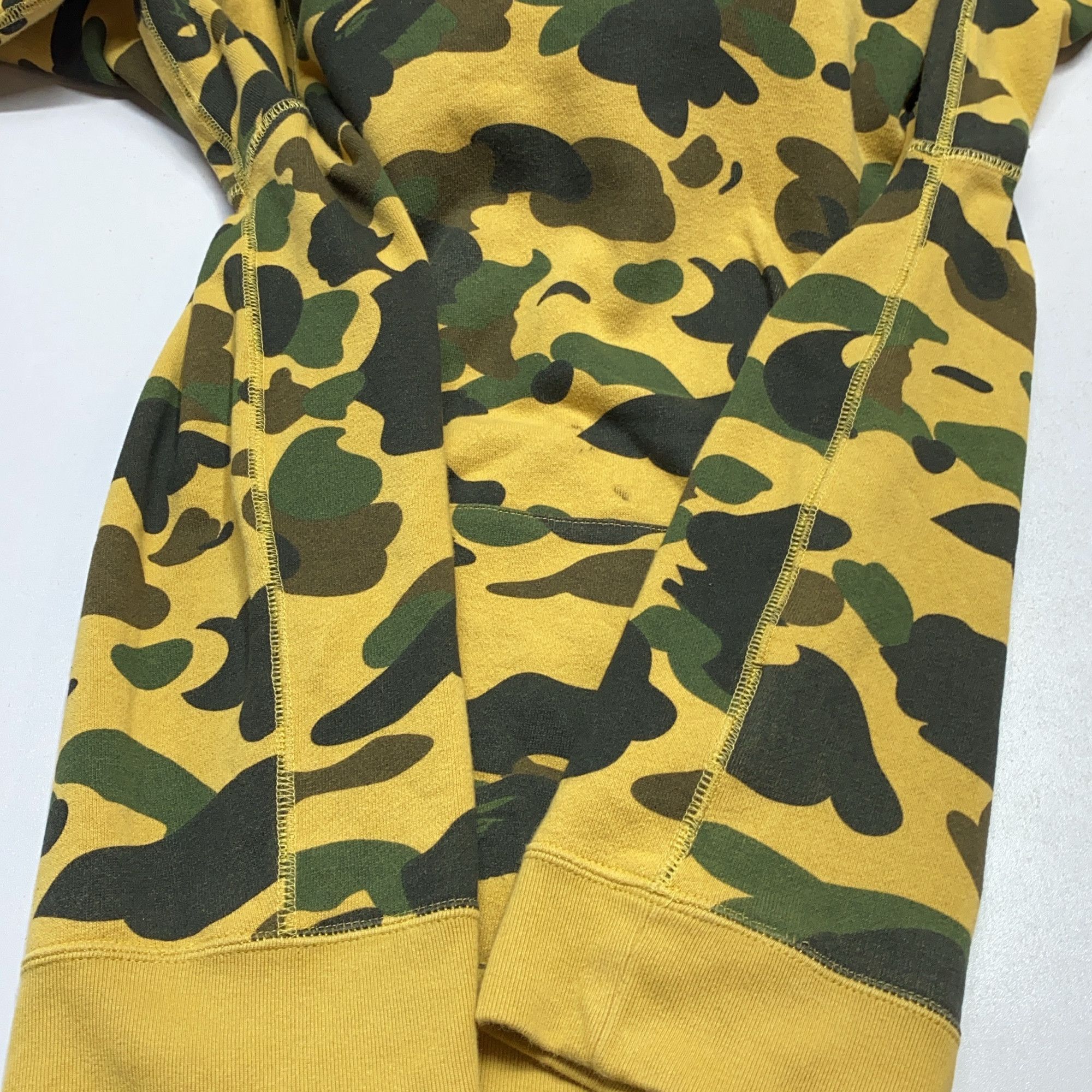 Bape A Bathing Ape Camo Hoodie Size S Size US S / EU 44-46 / 1 - 13 Thumbnail