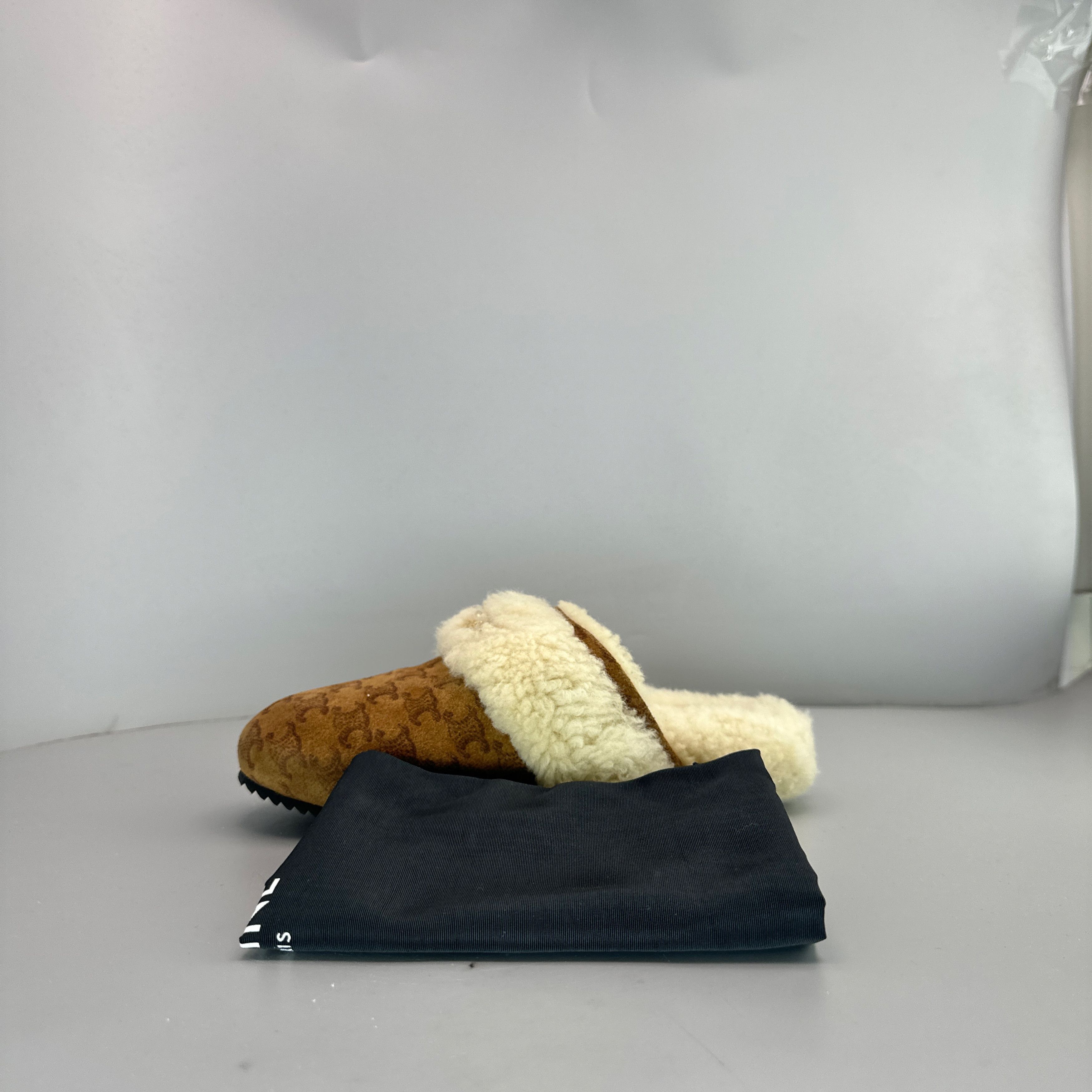 Celine Celine Triomphe Shearling Slides Size 38 Size US 8 / IT 38 - 10 Thumbnail