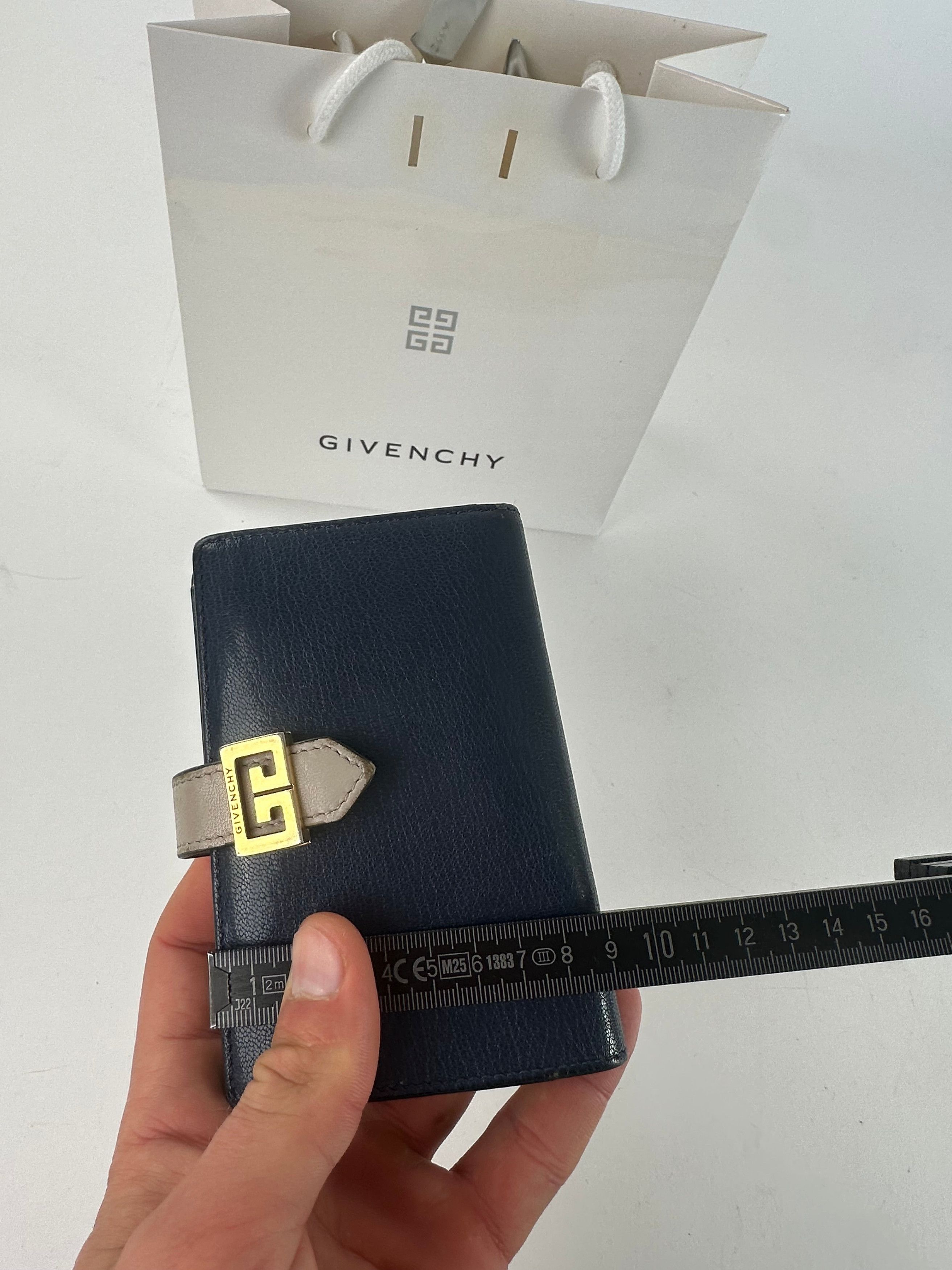 Givenchy Vintage Grained Leather Bifold Wallet Navy Size ONE SIZE - 8 Thumbnail