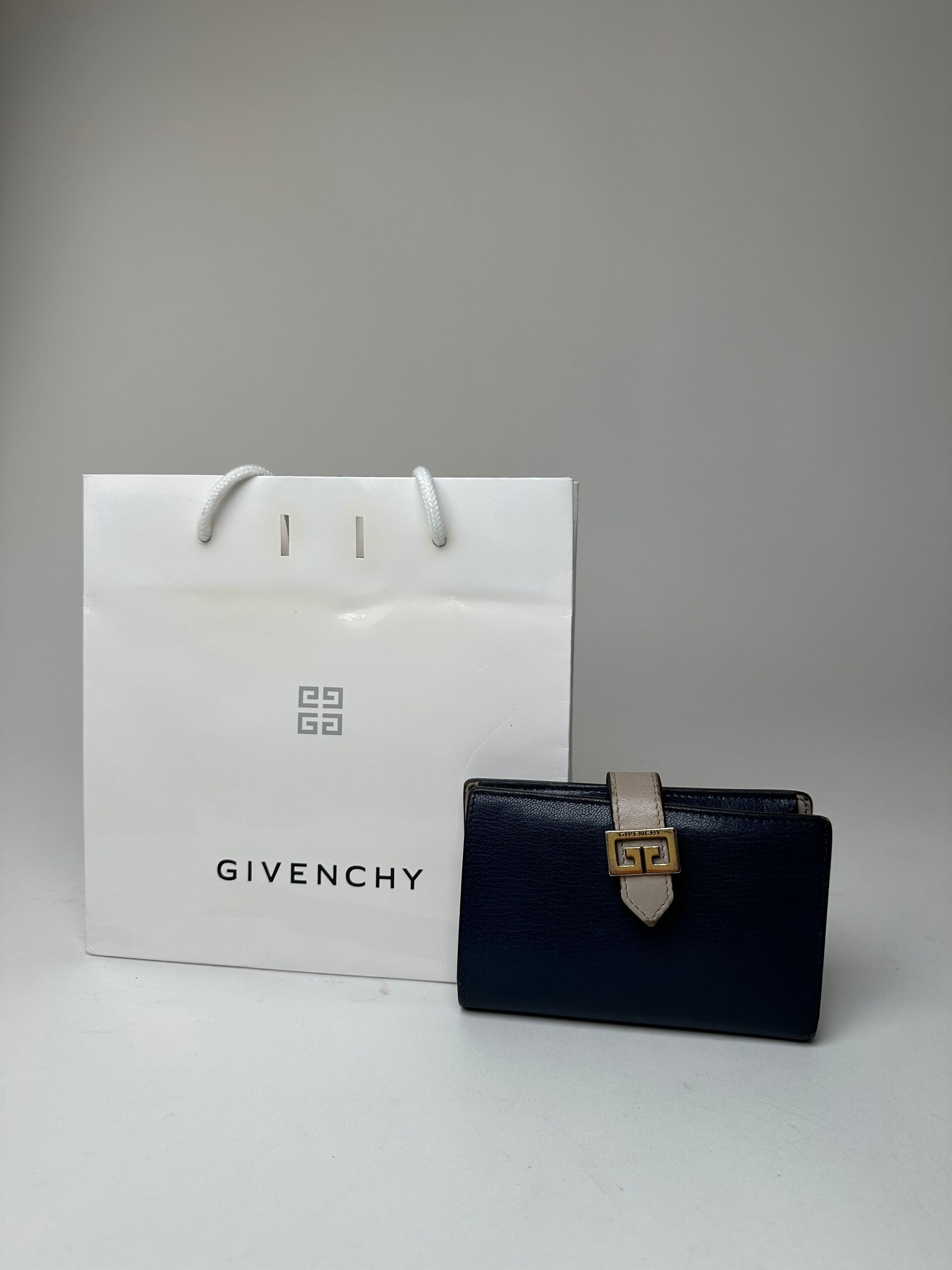 Givenchy Vintage Grained Leather Bifold Wallet Navy Size ONE SIZE - 9 Thumbnail