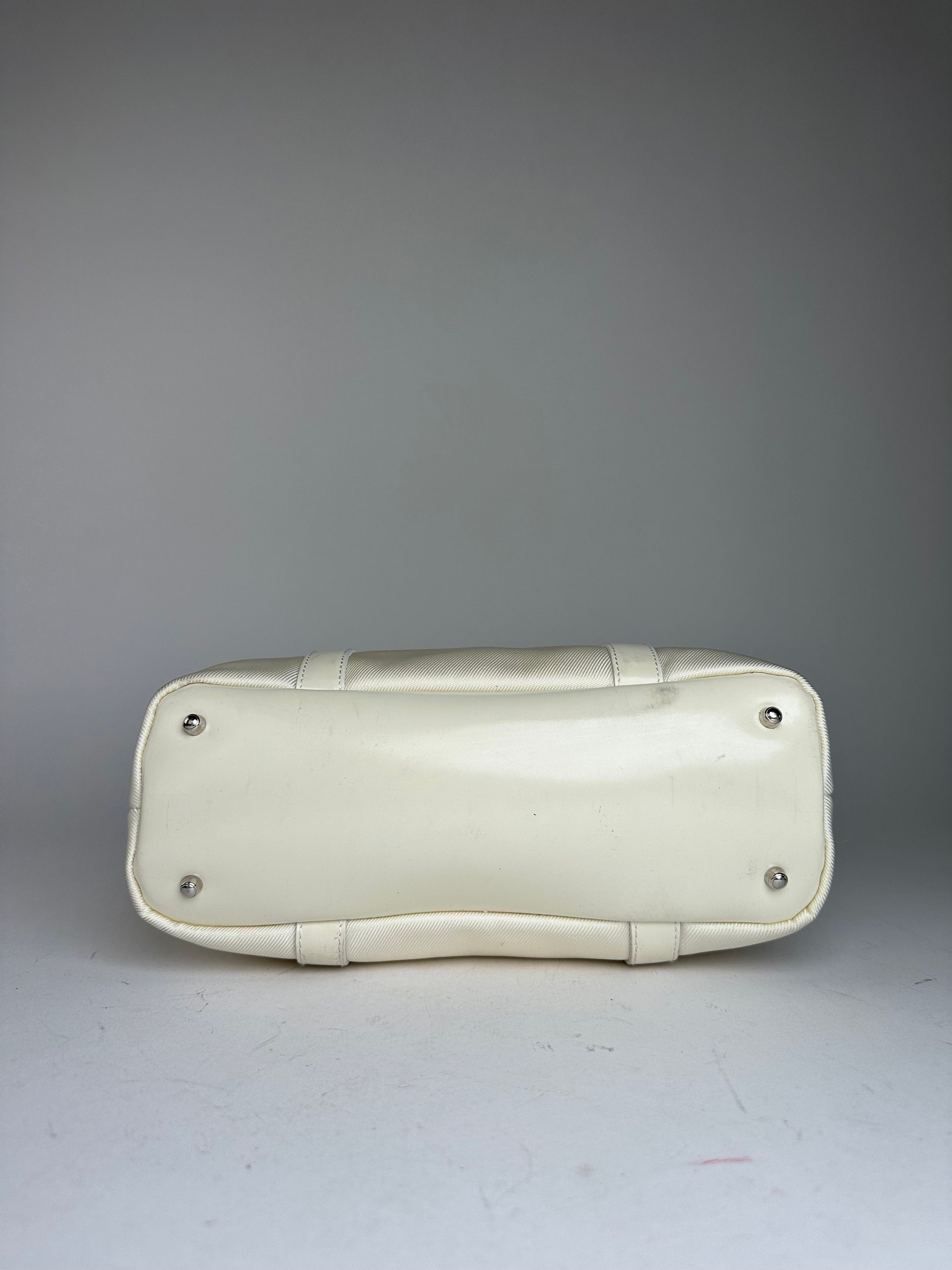 Gucci Vintage Bamboo Handle Canvas Tote Bag Ivory Size ONE SIZE - 8 Thumbnail