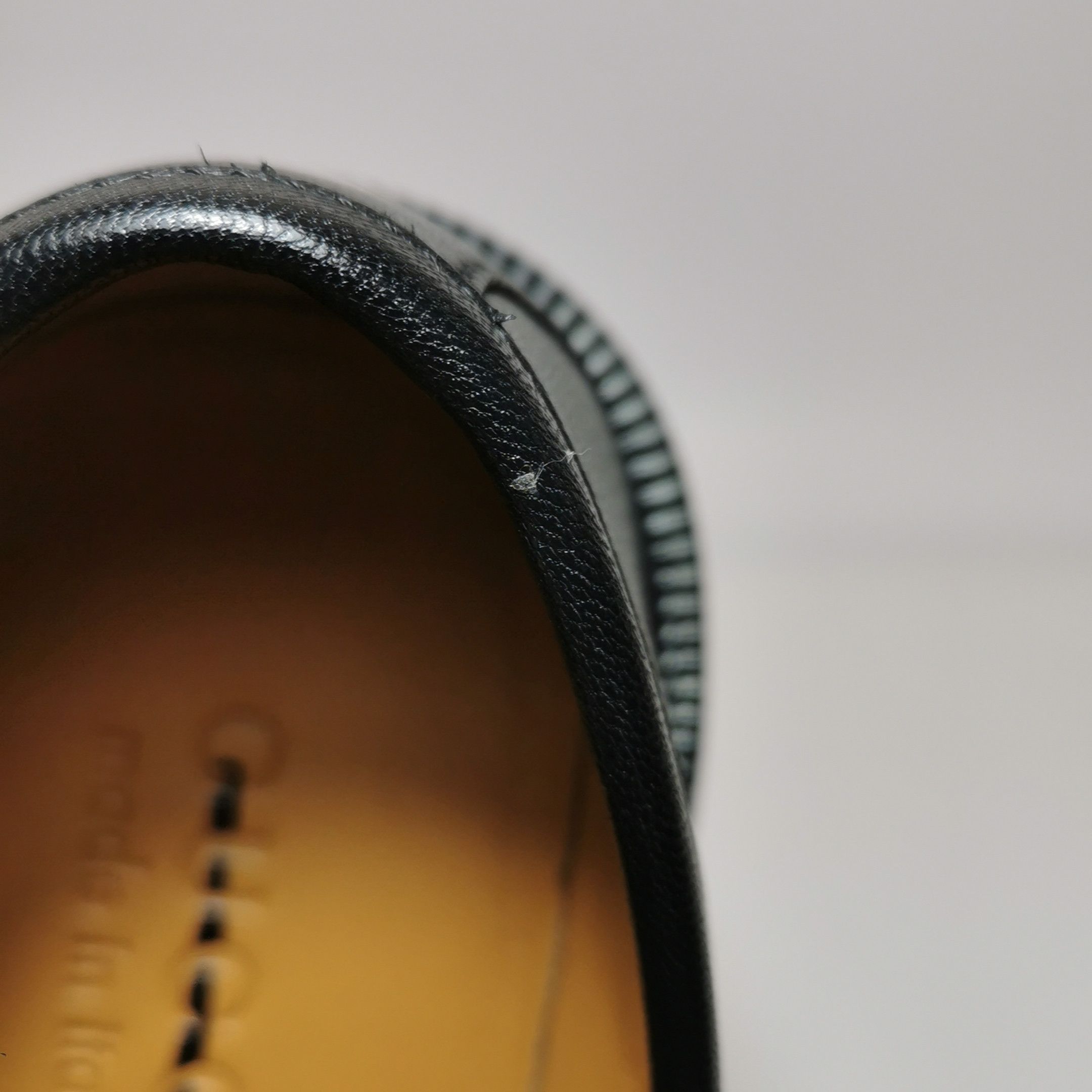 Gucci Gucci Men 5.5 Leather Size US 5.5 / EU 38 - 8 Thumbnail