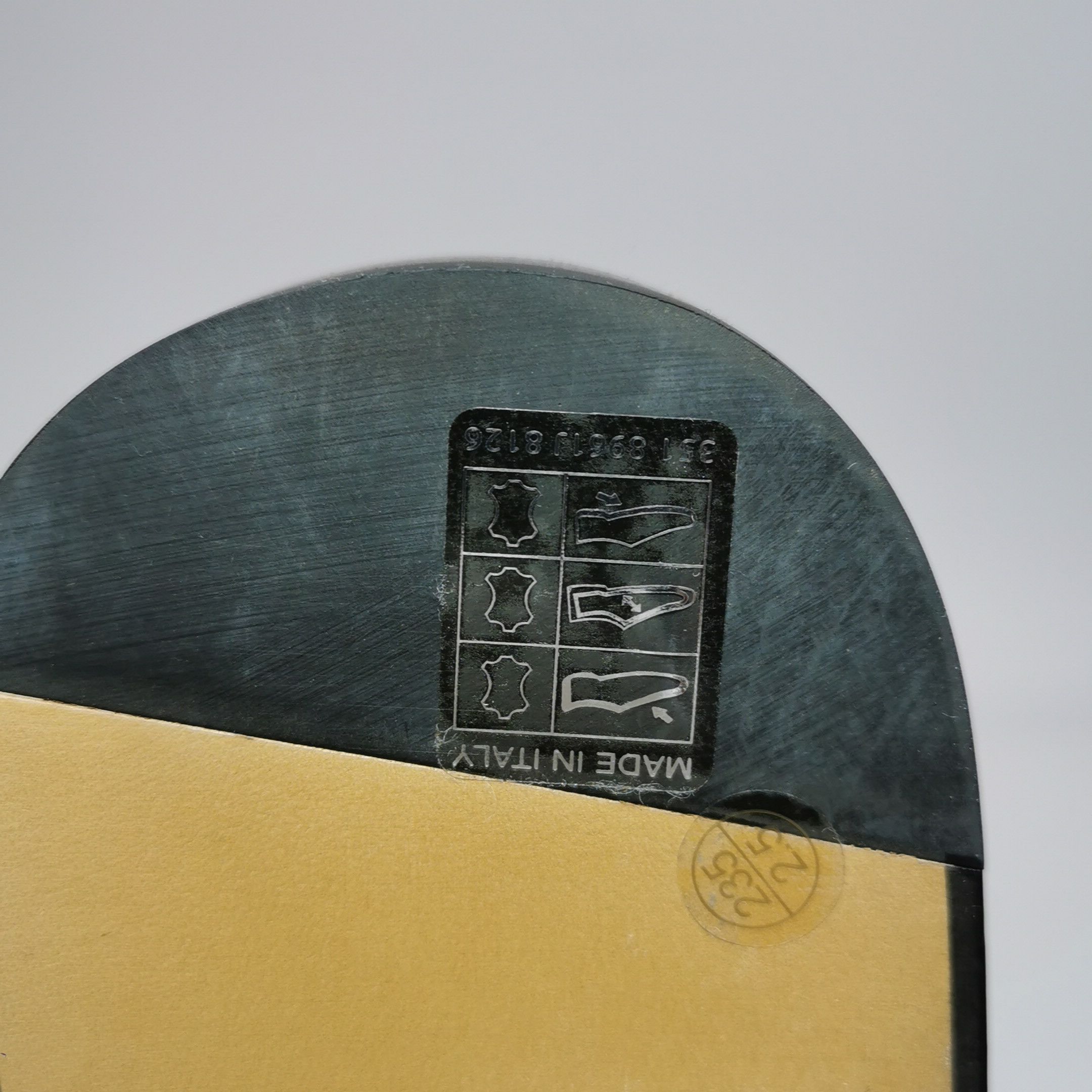 Gucci Gucci Men 5.5 Leather Size US 5.5 / EU 38 - 9 Thumbnail