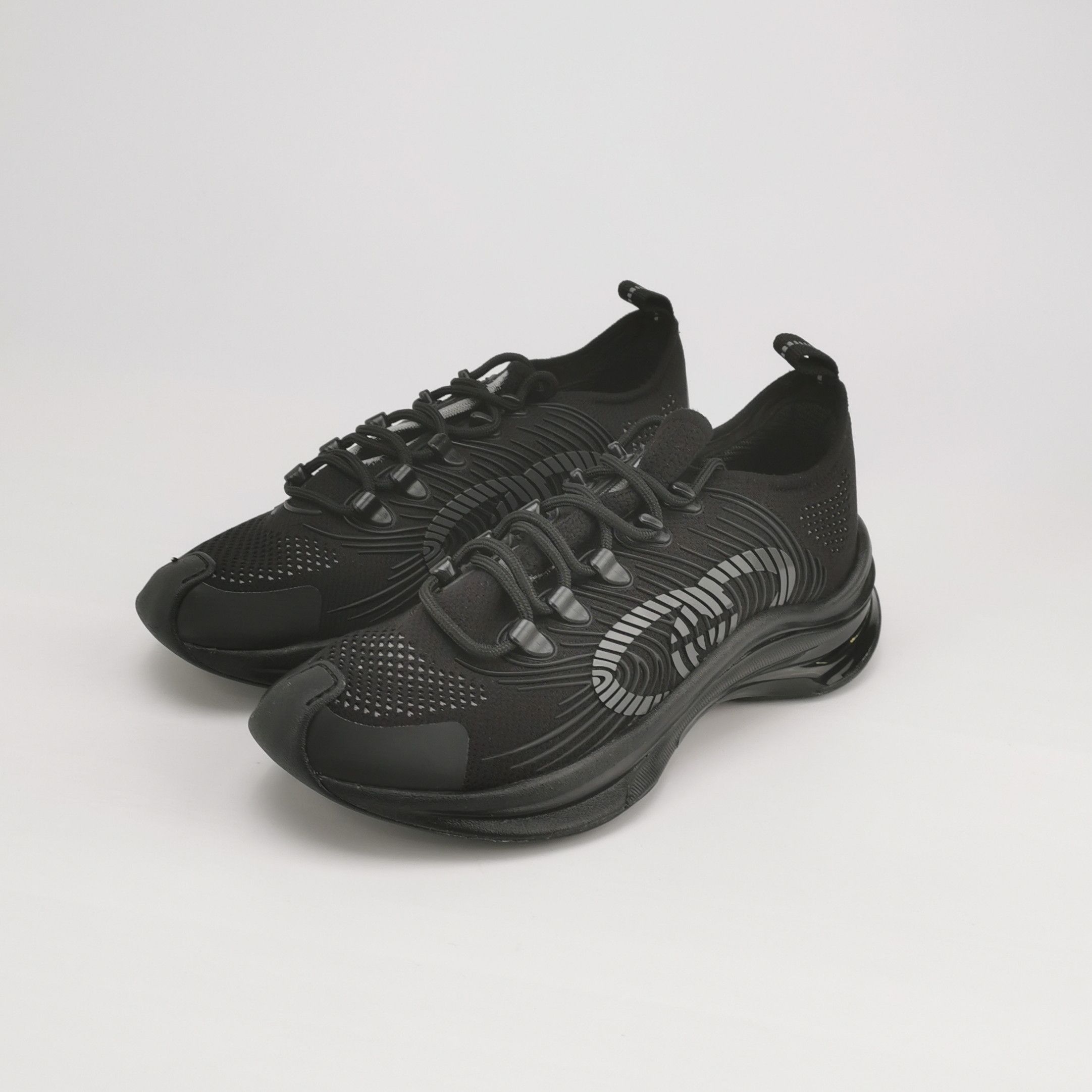 Gucci Gucci Men 6 Lowtop Sneakers Size US 6 / EU 39 - 2 Thumbnail