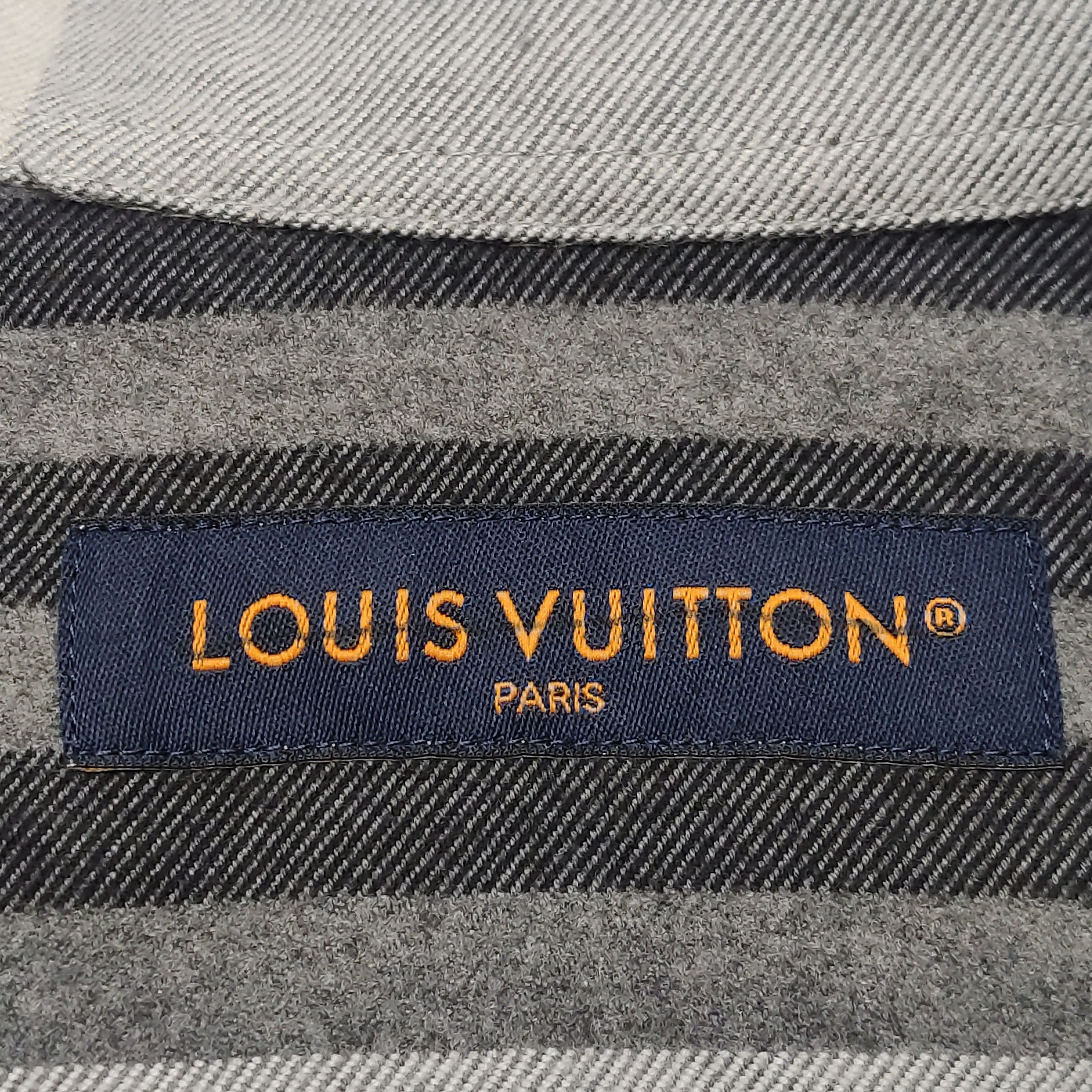 Louis Vuitton Louis Vuitton Plaid Logo Button Up Shirt S Size US S / EU 44-46 / 1 - 5 Thumbnail