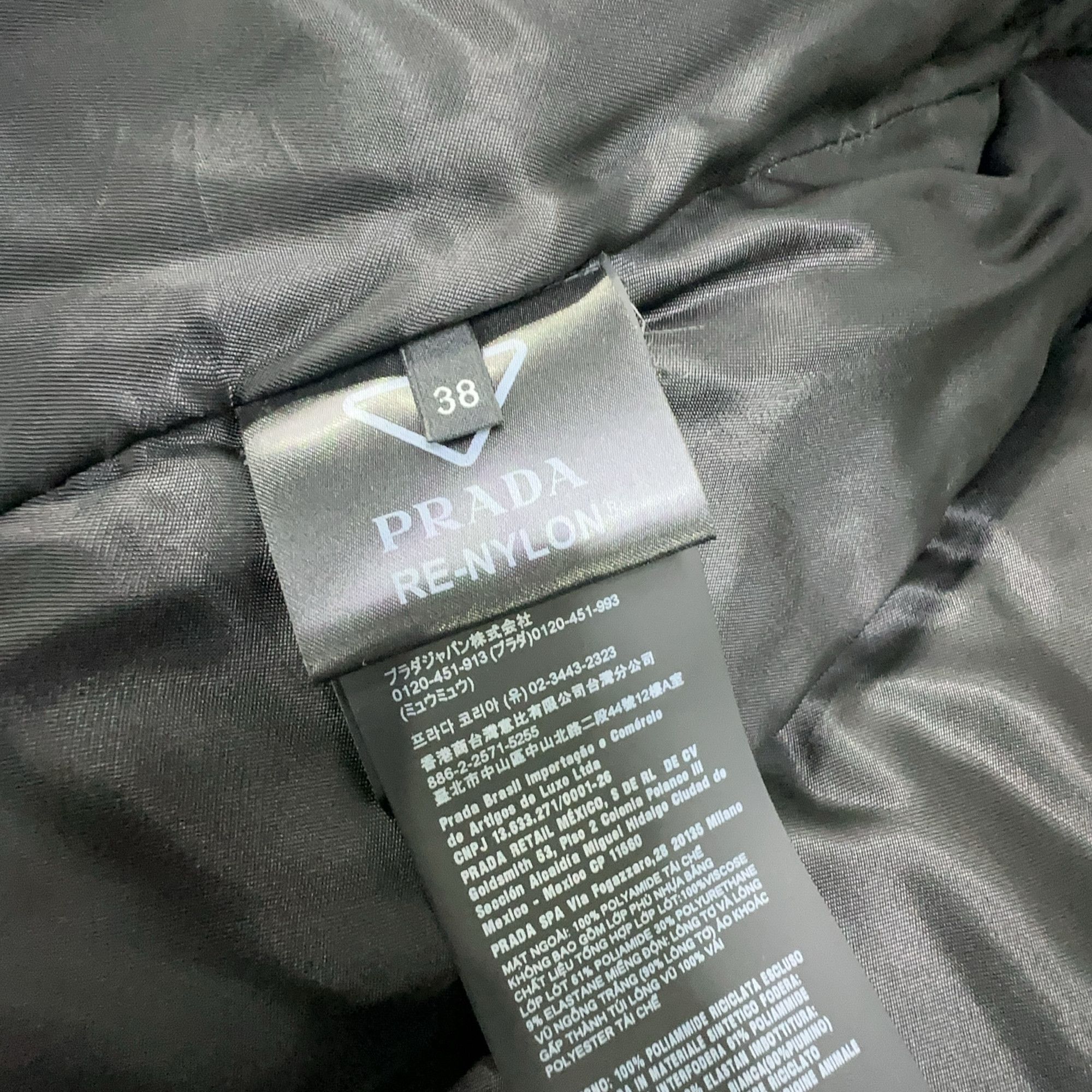 Prada Prada Logo Plaque Re-Nylon Jacket Size 38 Size XS / US 0-2 / IT 36-38 - 3 Thumbnail
