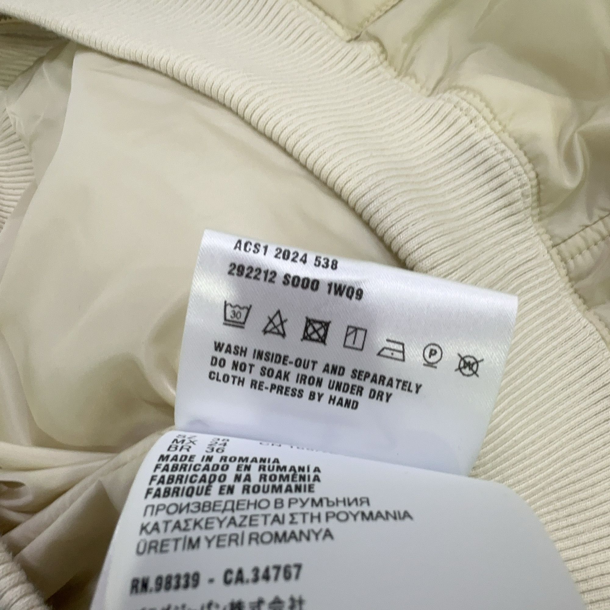 Prada Prada Re-Nylon Hooded Jacket Size 38 Size XS / US 0-2 / IT 36-38 - 4 Thumbnail
