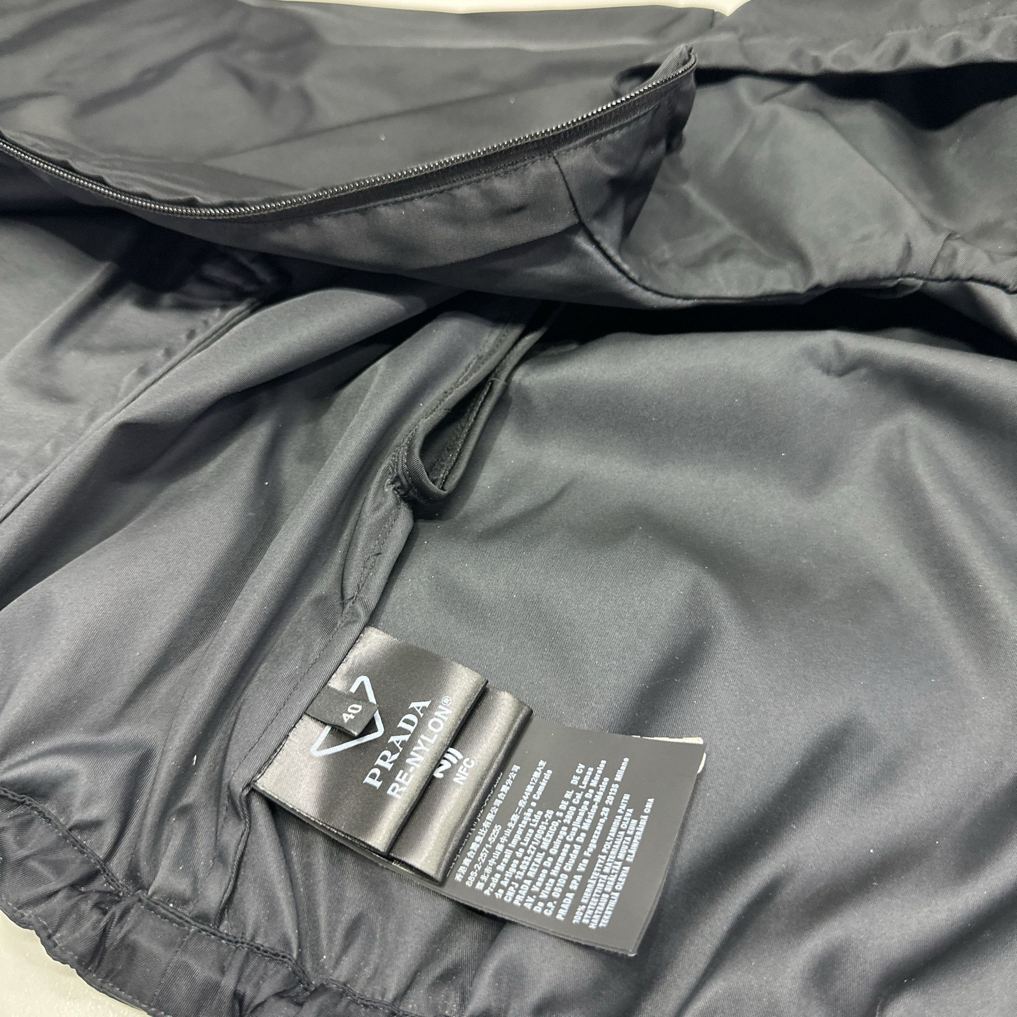 Prada Prada Re-Nylon Hooded Jacket Size 40 Size S / US 4 / IT 40 - 4 Thumbnail