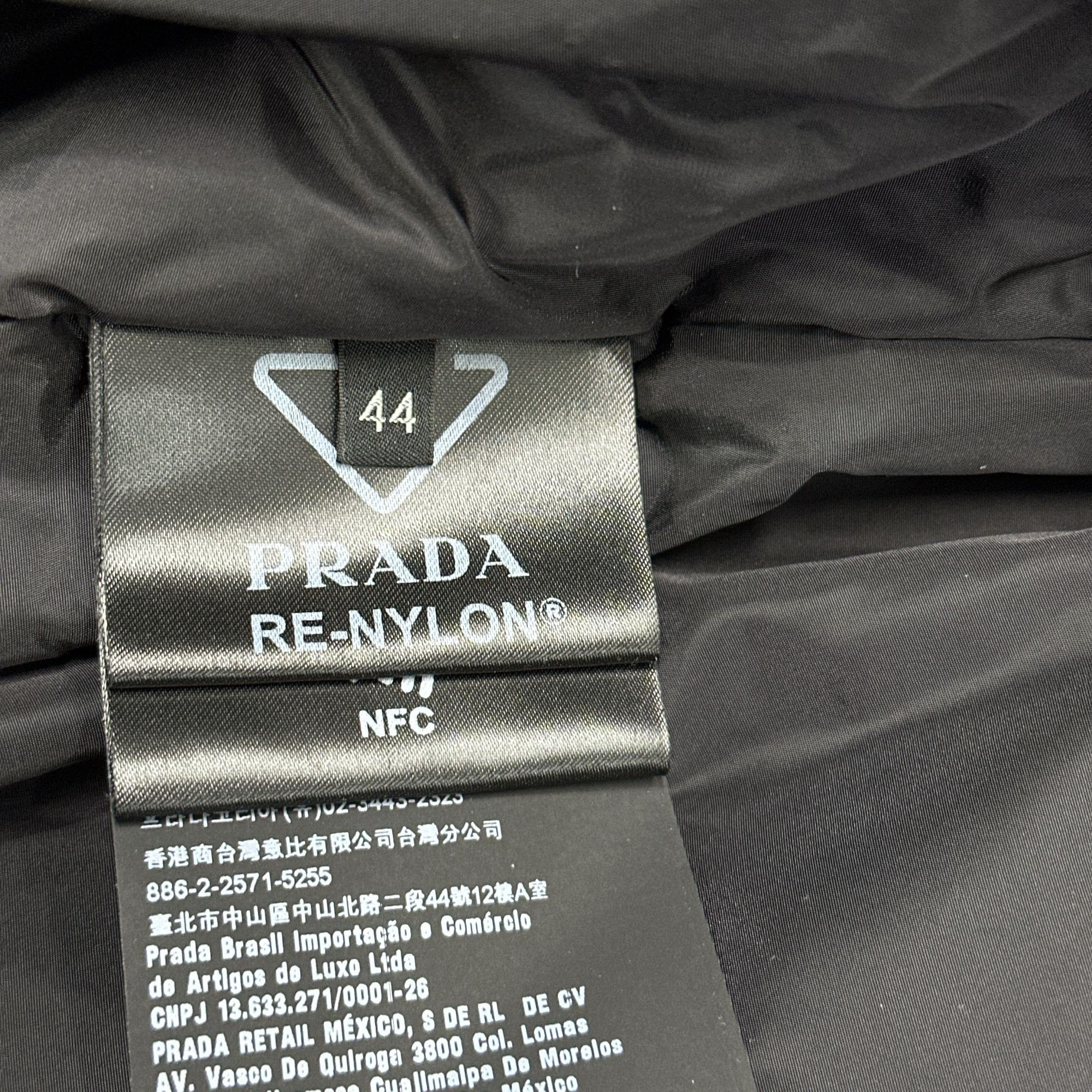 Prada Prada Re-Nylon Padded Jacket Size 44 Size M / US 6-8 / IT 42-44 - 3 Thumbnail
