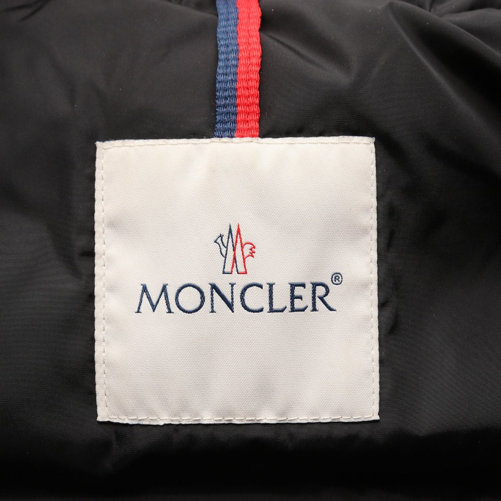 Moncler Moncler Moncler CLIO Nylon Down Jacket Textile Outerwear 4687725 DUTY FREE for USA Size ONE SIZE - 3 Thumbnail