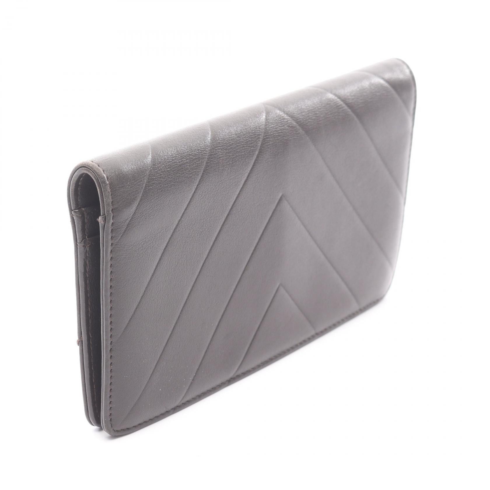 Chanel Chanel Chanel Chevron V Stitch Leather Long Bifold Wallet Leather Long Wallet DUTY FREE for USA Size ONE SIZE - 2 Thumbnail