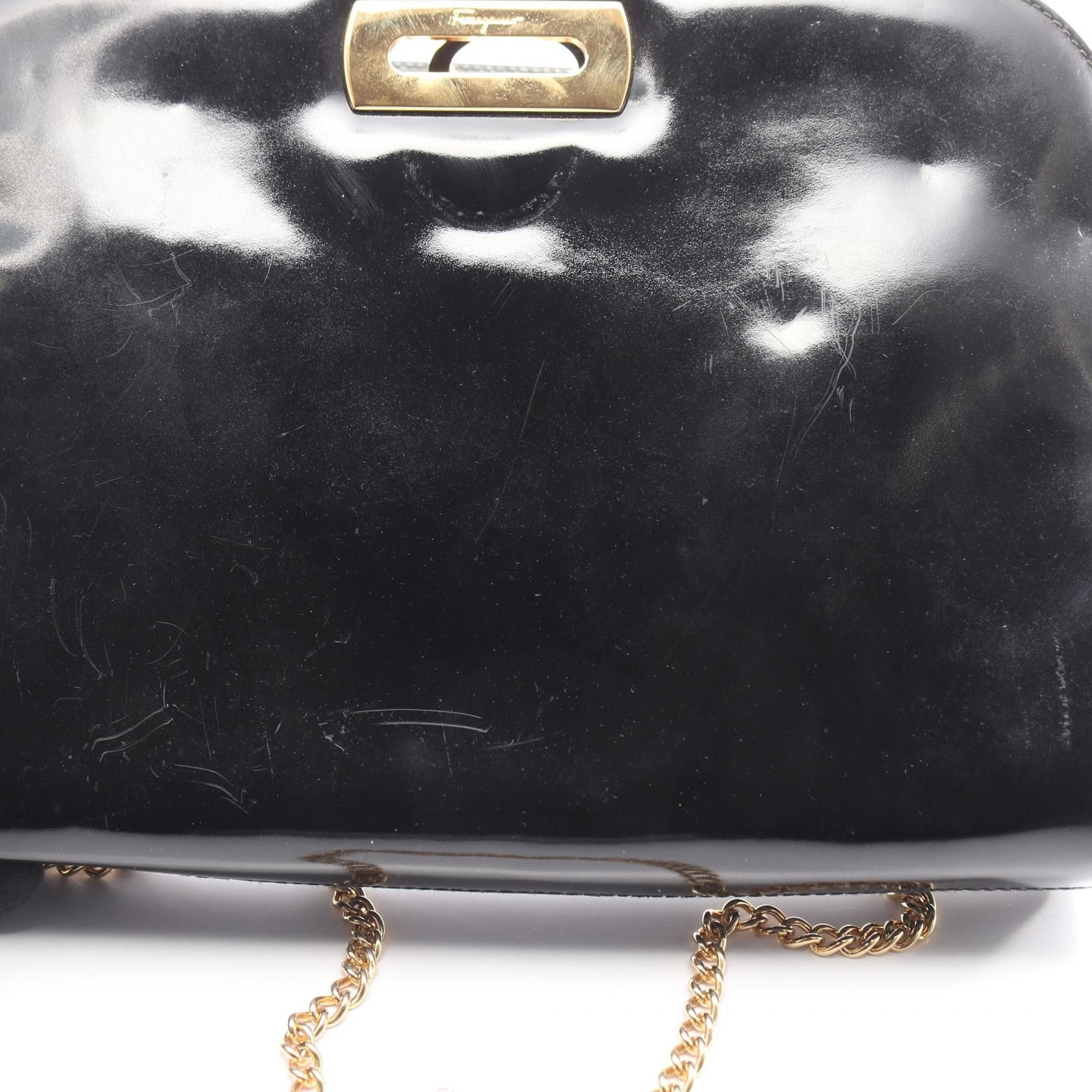 Salvatore Ferragamo Salvatore Ferragamo Salvatore Ferragamo Gancini patent leather shoulder bag Leather Shoulder Bag 210587 DUTY FREE for USA Size ONE SIZE - 10 Thumbnail