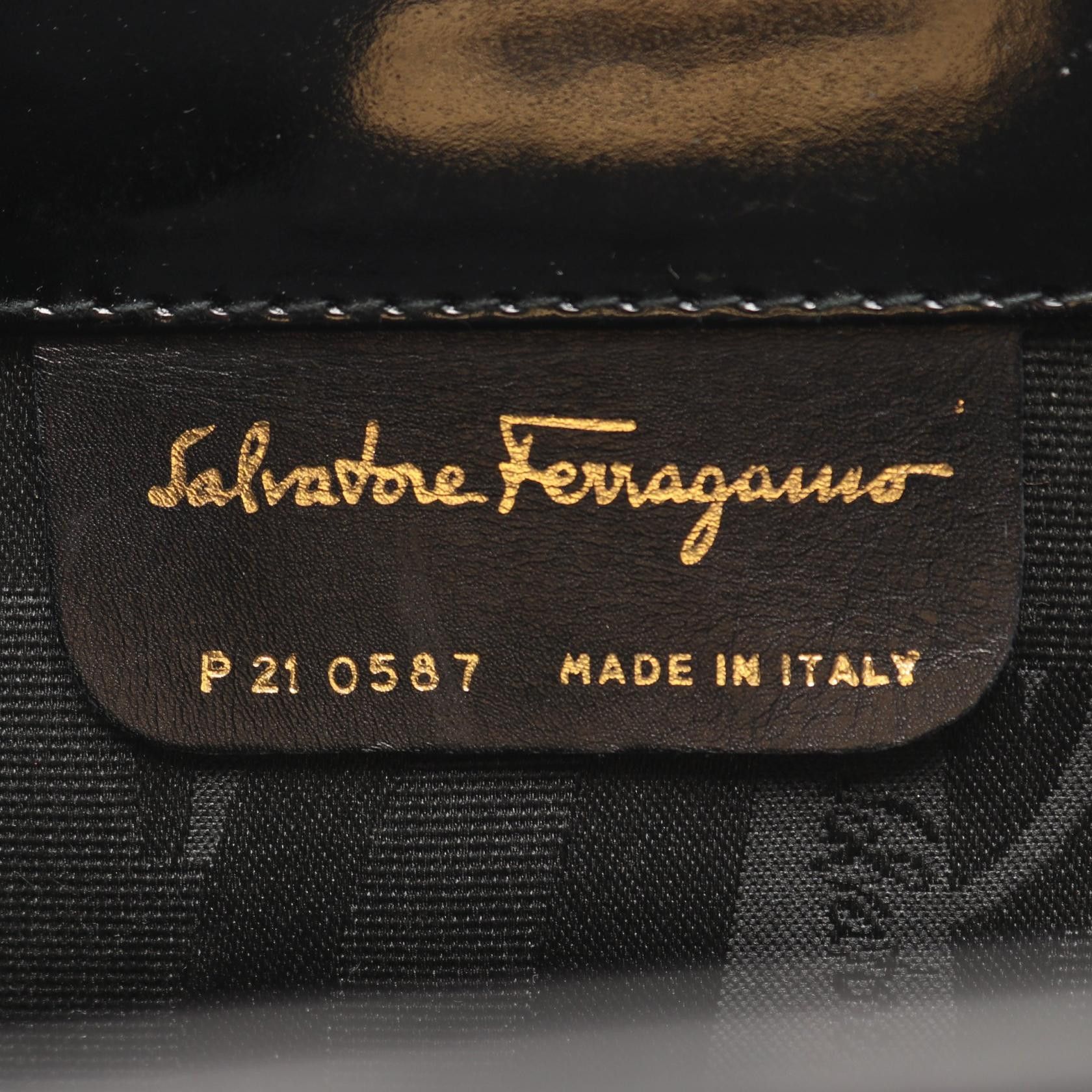 Salvatore Ferragamo Salvatore Ferragamo Salvatore Ferragamo Gancini patent leather shoulder bag Leather Shoulder Bag 210587 DUTY FREE for USA Size ONE SIZE - 4 Thumbnail