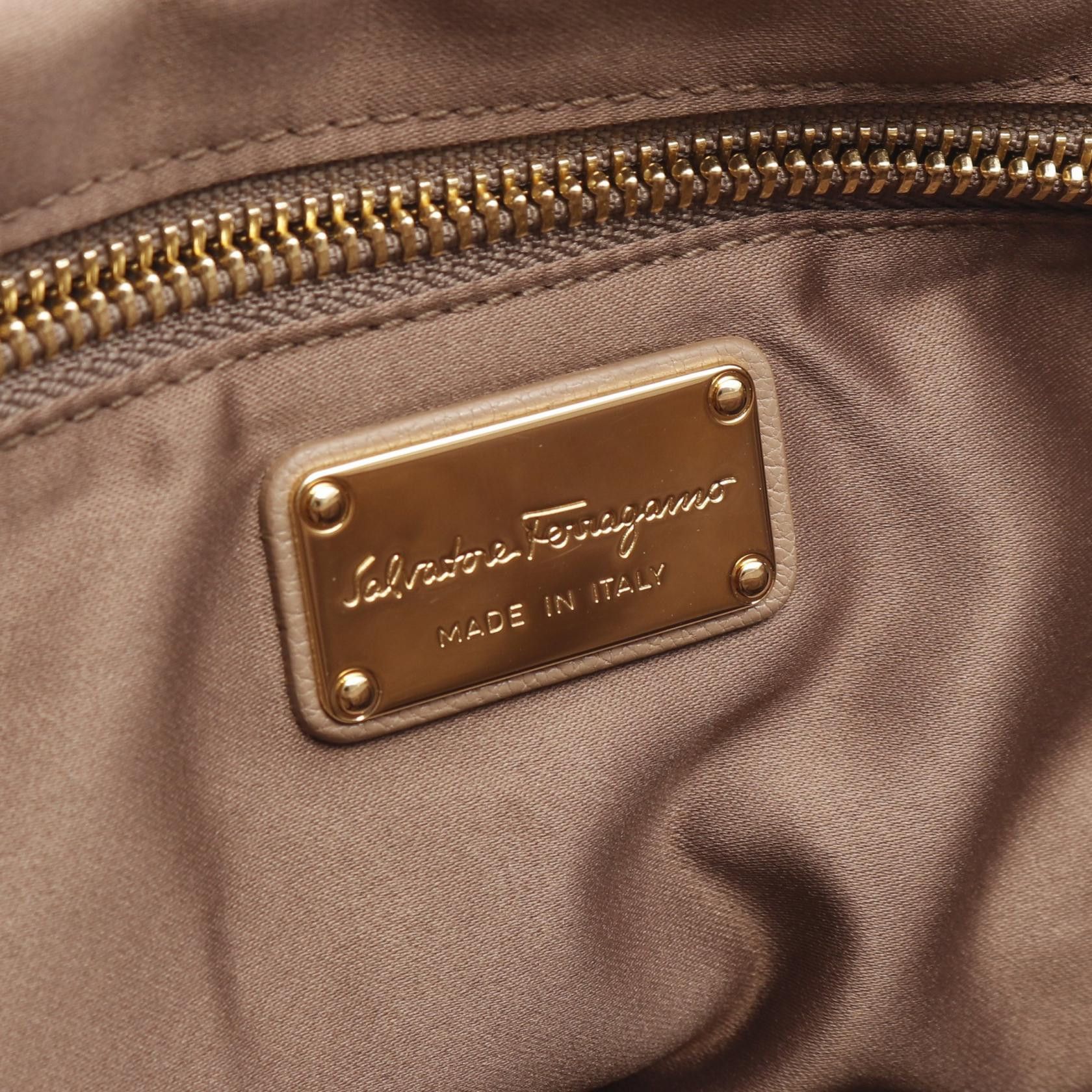 Salvatore Ferragamo Salvatore Ferragamo Salvatore Ferragamo Gancini Leather Tote Bag Leather Tote Bag AB21F651 DUTY FREE for USA Size ONE SIZE - 4 Thumbnail