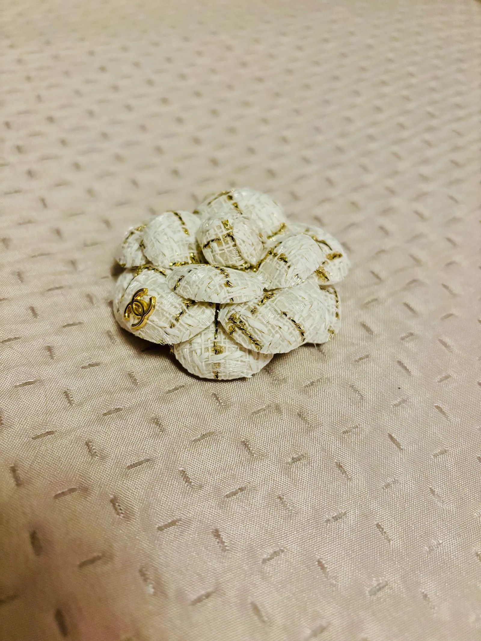 Chanel Chanel Chanel Tweed Camellia CC Brooches Brooch Size ONE SIZE - 5 Thumbnail