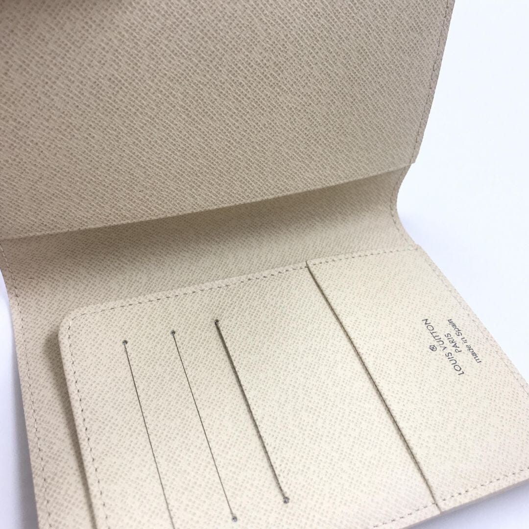 Louis Vuitton Cream Damier Azur passport cover Size ONE SIZE - 2 Thumbnail