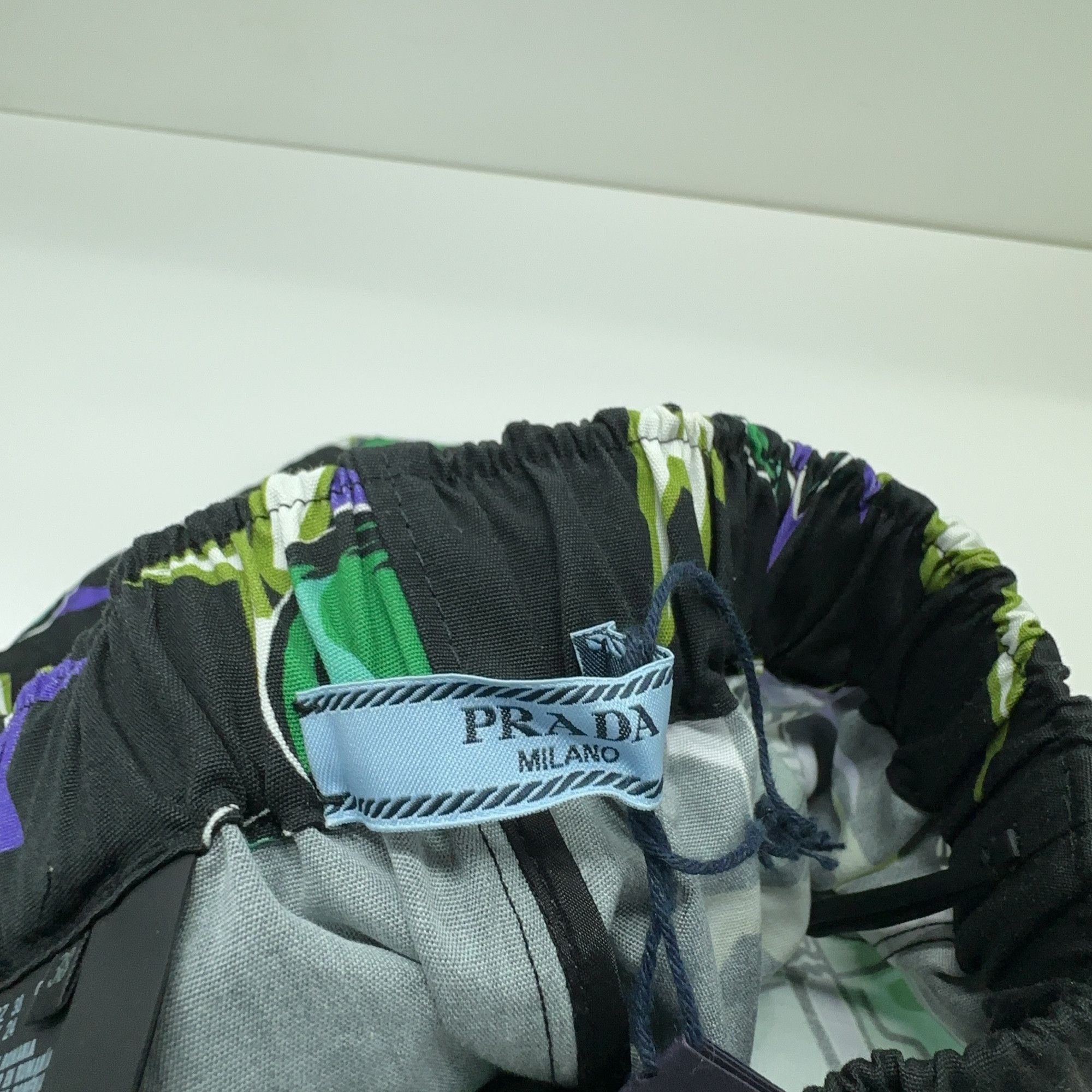 Prada Prada Frankenstein Heart Print Shorts Size 38 Size 26" / US 2 / IT 38 - 4 Thumbnail