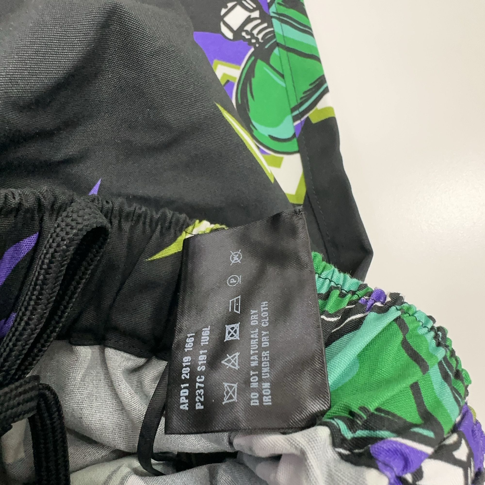Prada Prada Frankenstein Heart Print Shorts Size 38 Size 26" / US 2 / IT 38 - 3 Thumbnail