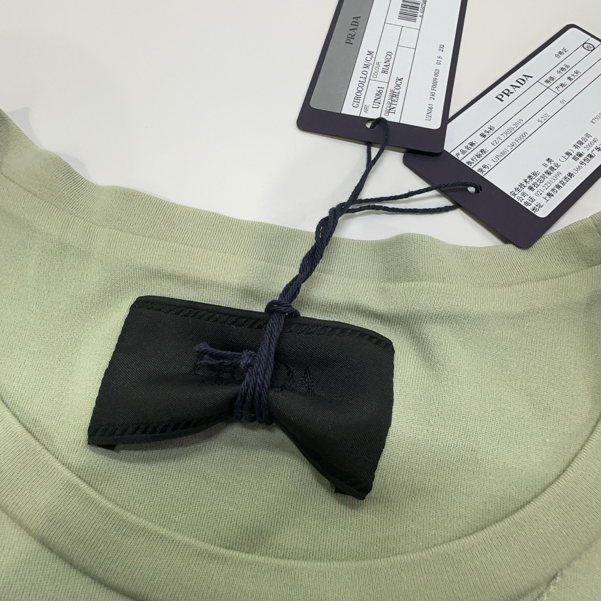 Prada Prada Triangle Logo T-Shirt Size M Size US M / EU 48-50 / 2 - 5 Thumbnail